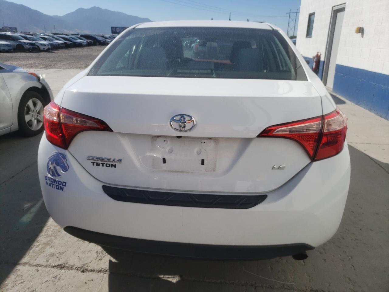 2018 Toyota Corolla L VIN: 2T1BURHE4JC971110 Lot: 68313684