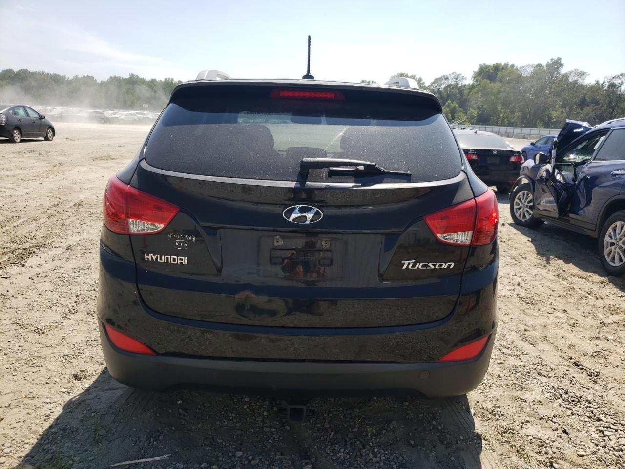 KM8JU3AC2BU134938 2011 Hyundai Tucson Gls