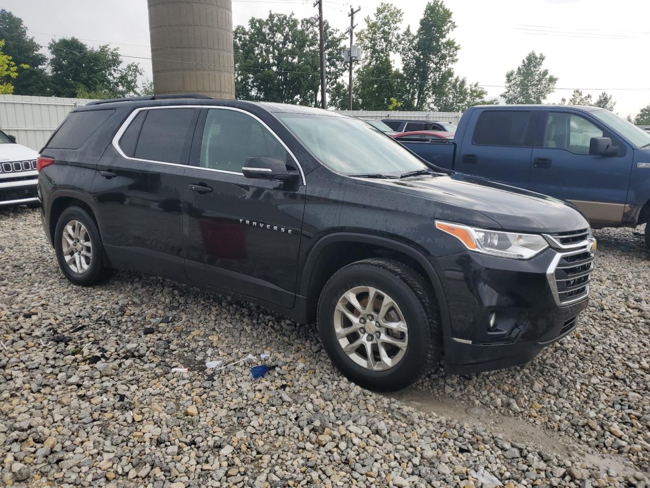 VIN 1GNEVGKW3KJ178815 2019 CHEVROLET TRAVERSE no.4