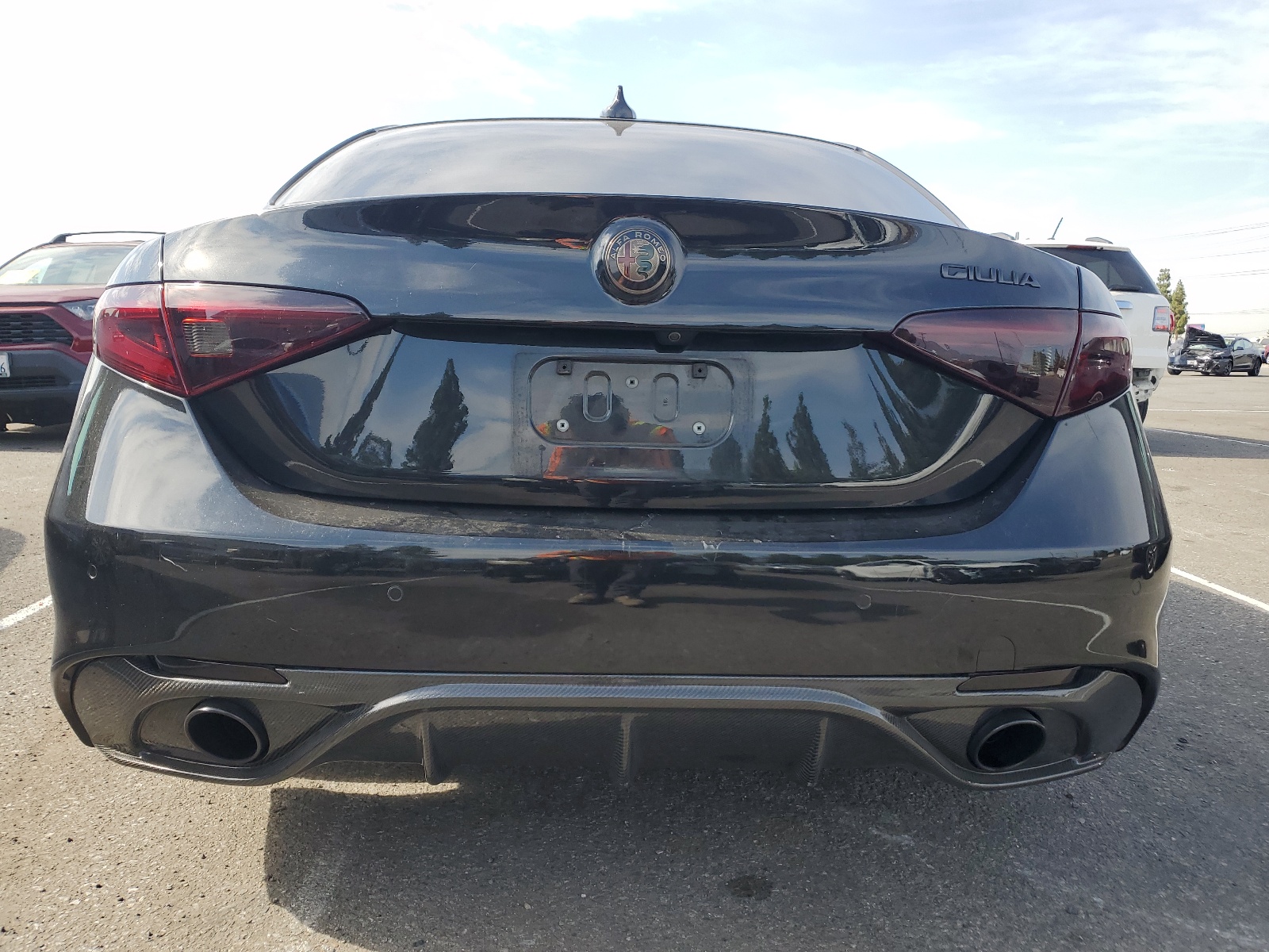 ZARFAECN7H7533693 2017 Alfa Romeo Giulia Ti