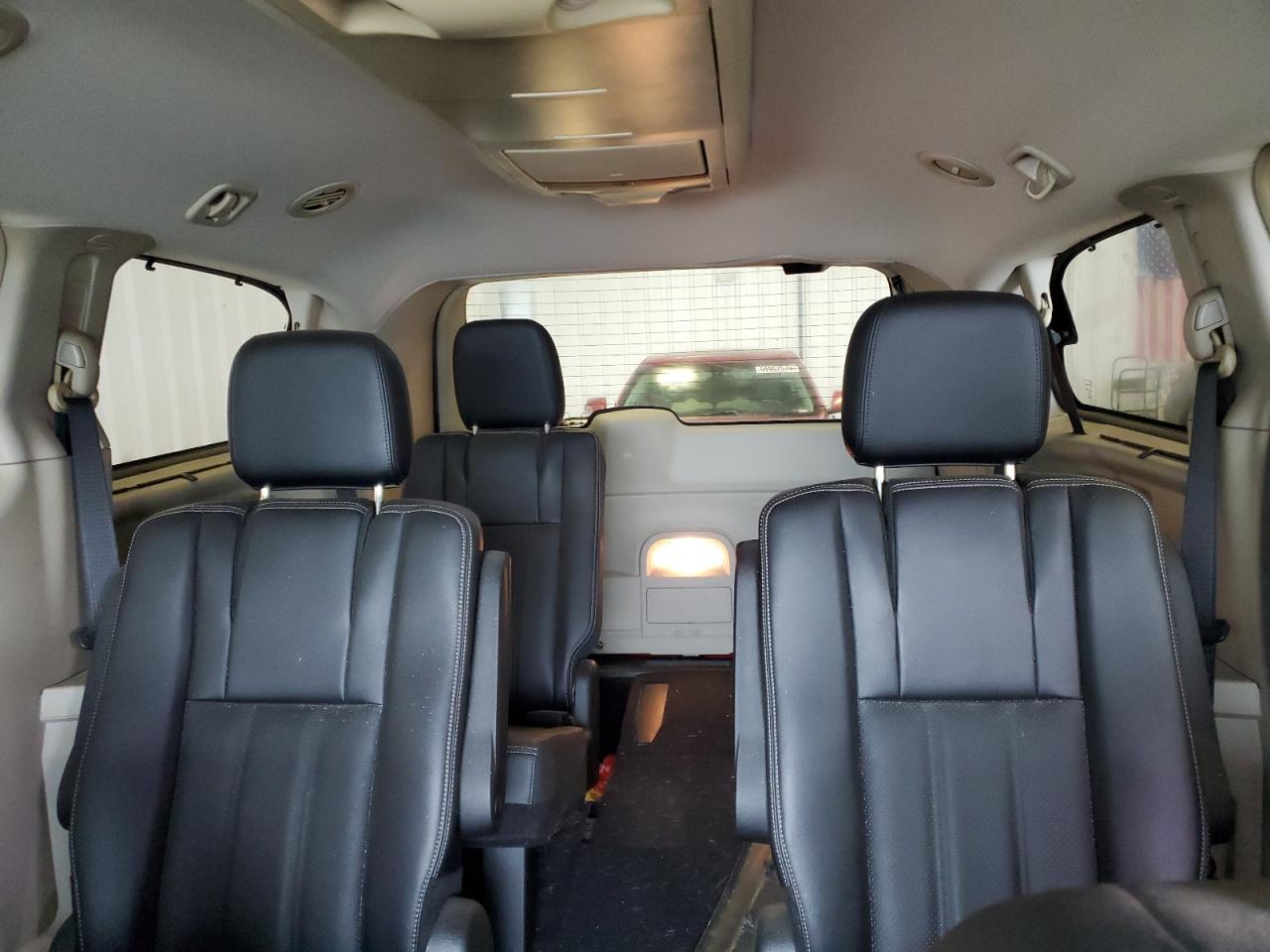 2013 Chrysler Town & Country Touring L VIN: 2C4RC1CG1DR818930 Lot: 65166844