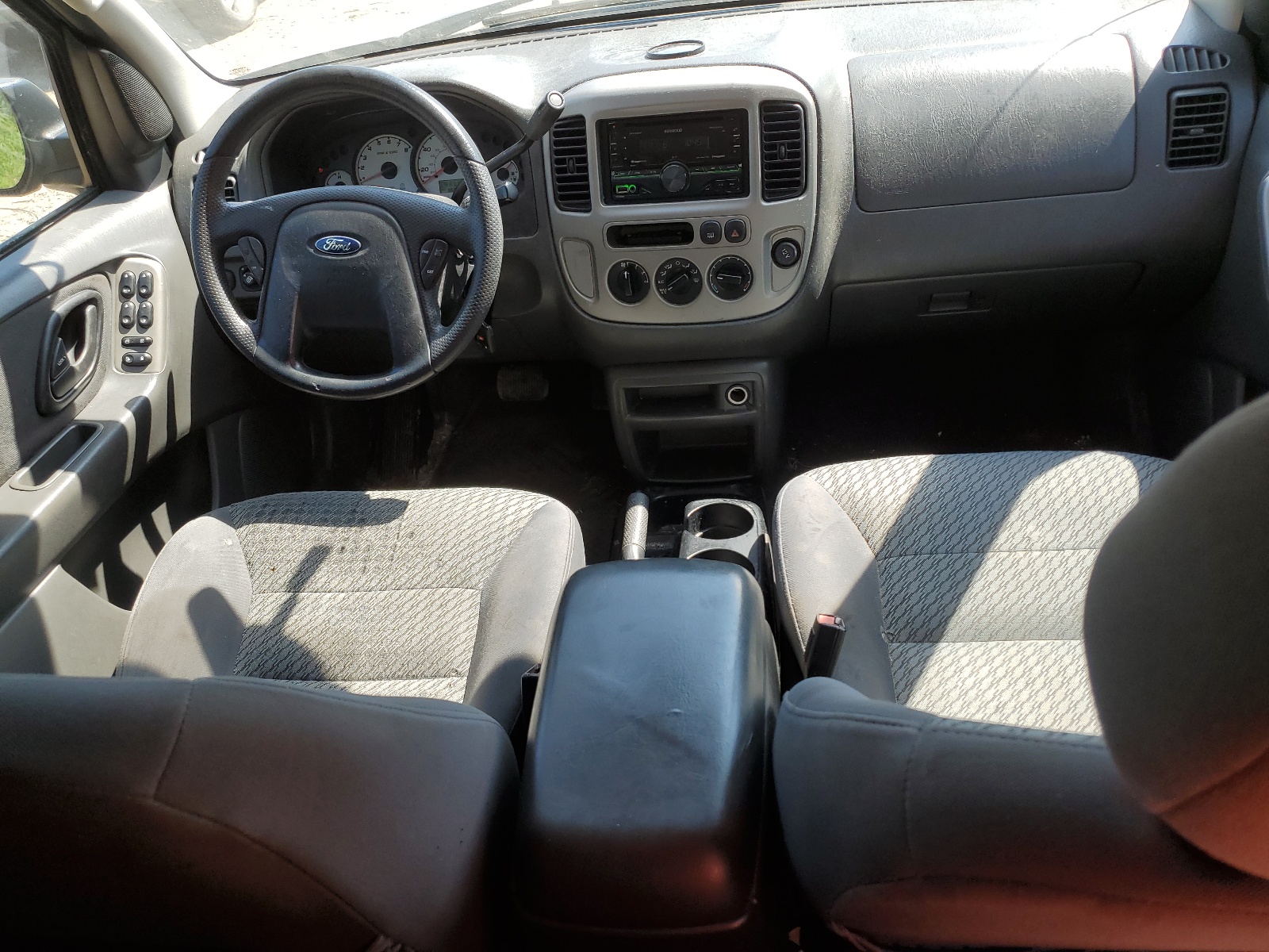 1FMYU03124DA13807 2004 Ford Escape Xlt