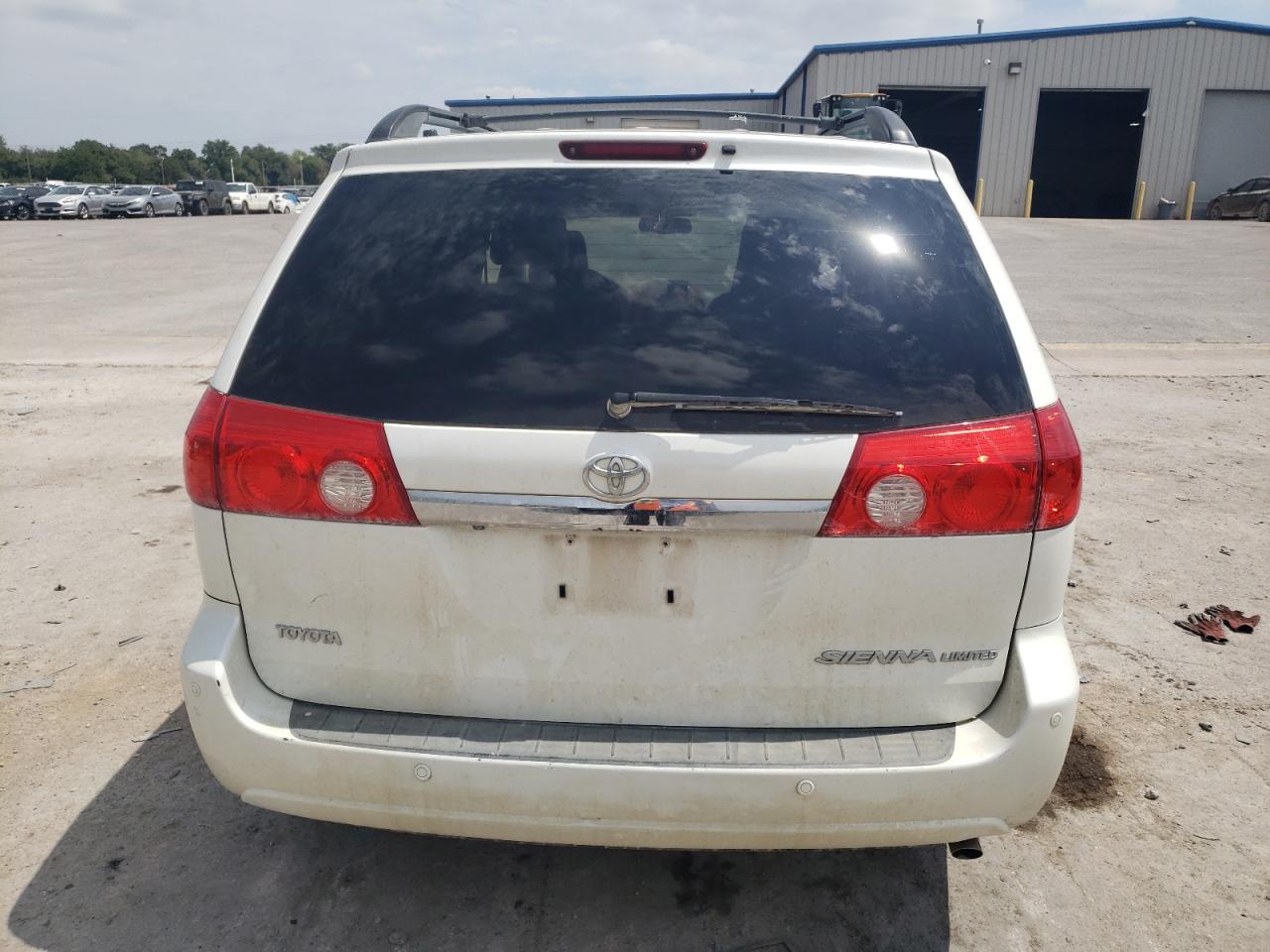 5TDYK4CC6AS299597 2010 Toyota Sienna Xle