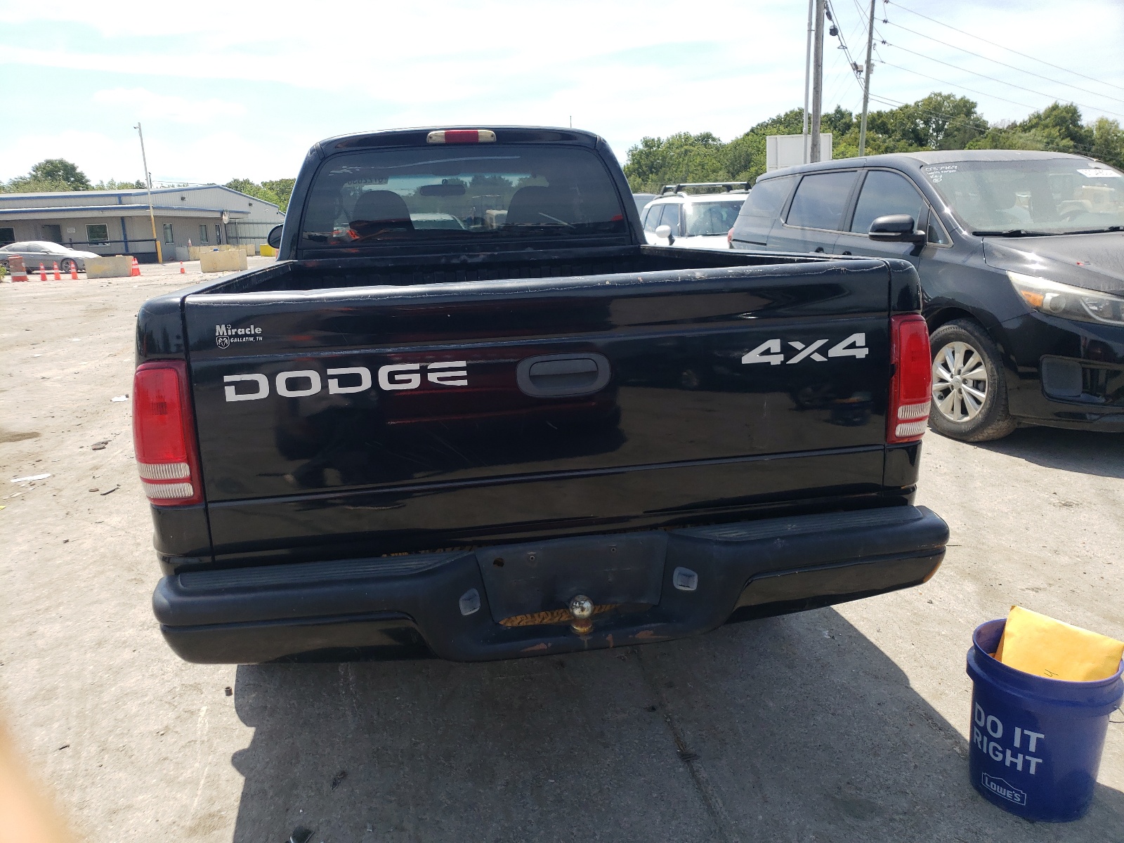 1B7GG22NXYS567735 2000 Dodge Dakota