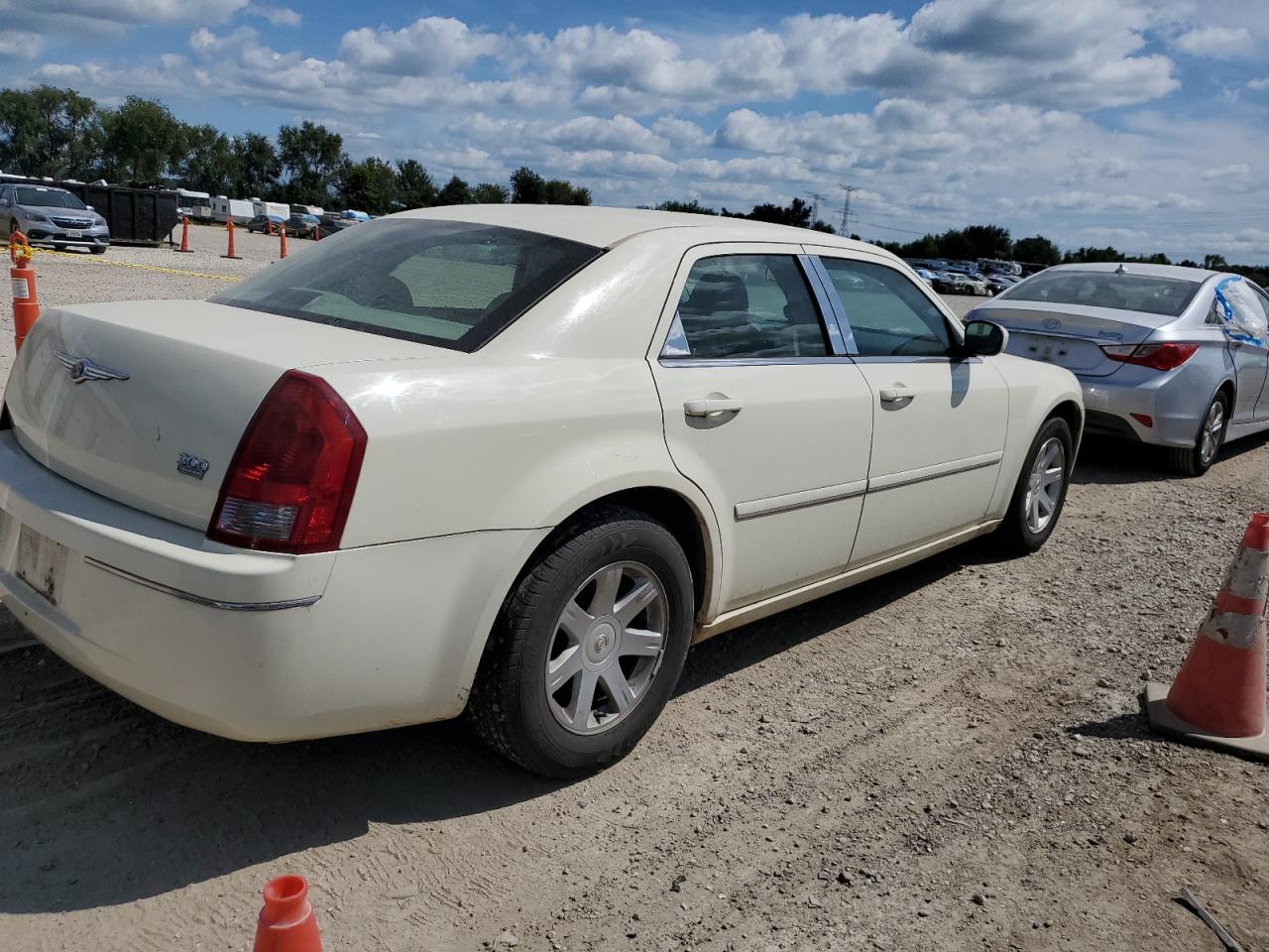 2005 Chrysler 300 Touring VIN: 2C3JA53GX5H164337 Lot: 68448794