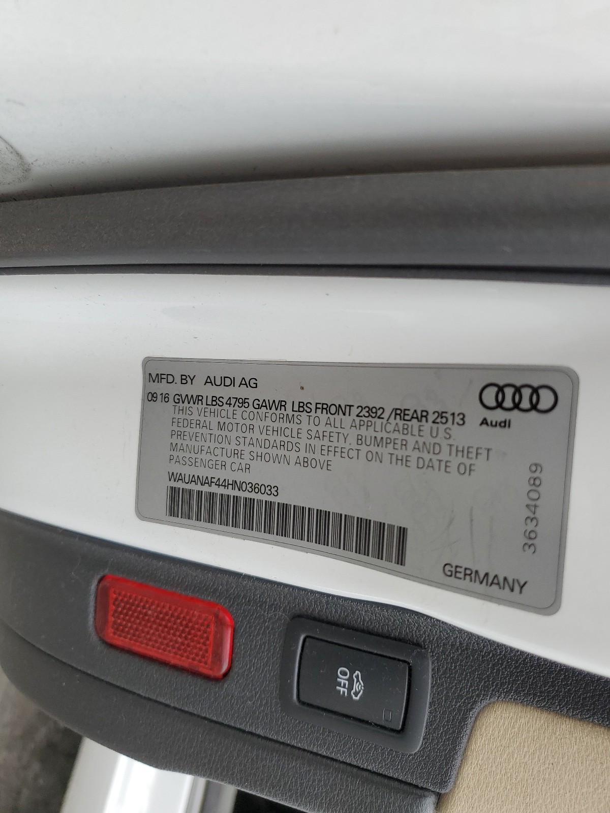 WAUANAF44HN036033 2017 Audi A4 Premium