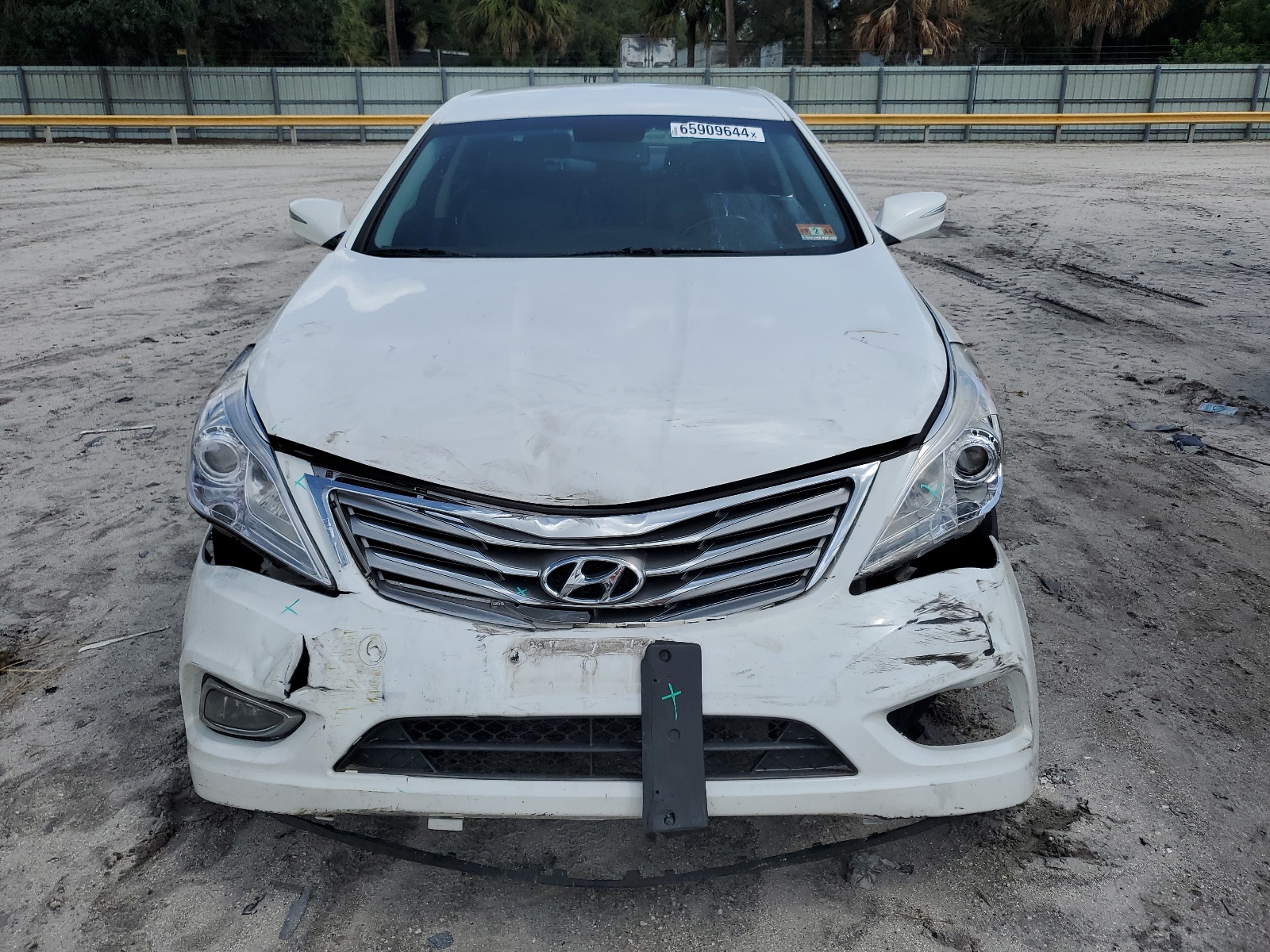 KMHFG4JG6EA418665 2014 Hyundai Azera