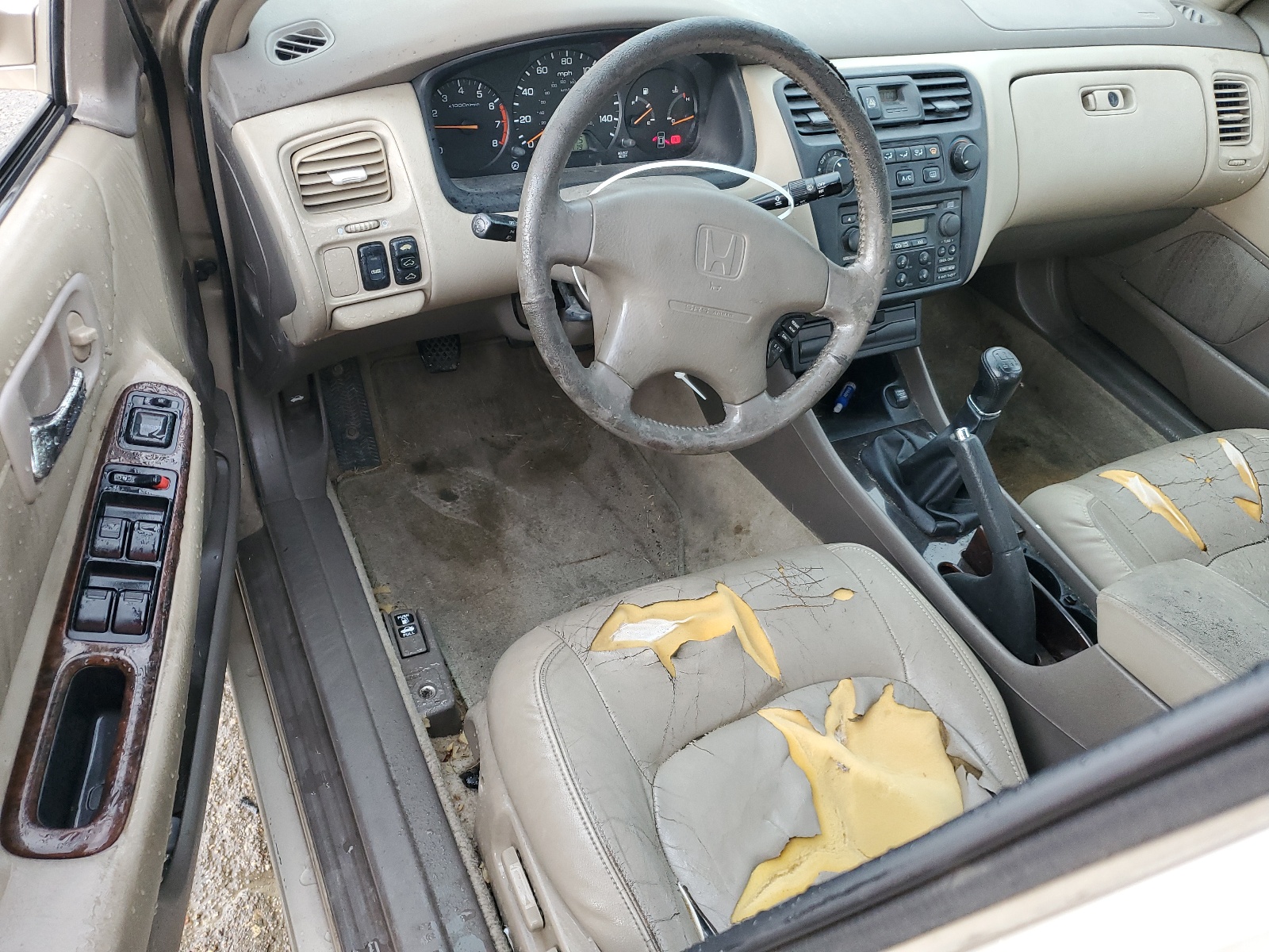 1HGCG5569YA094566 2000 Honda Accord Ex