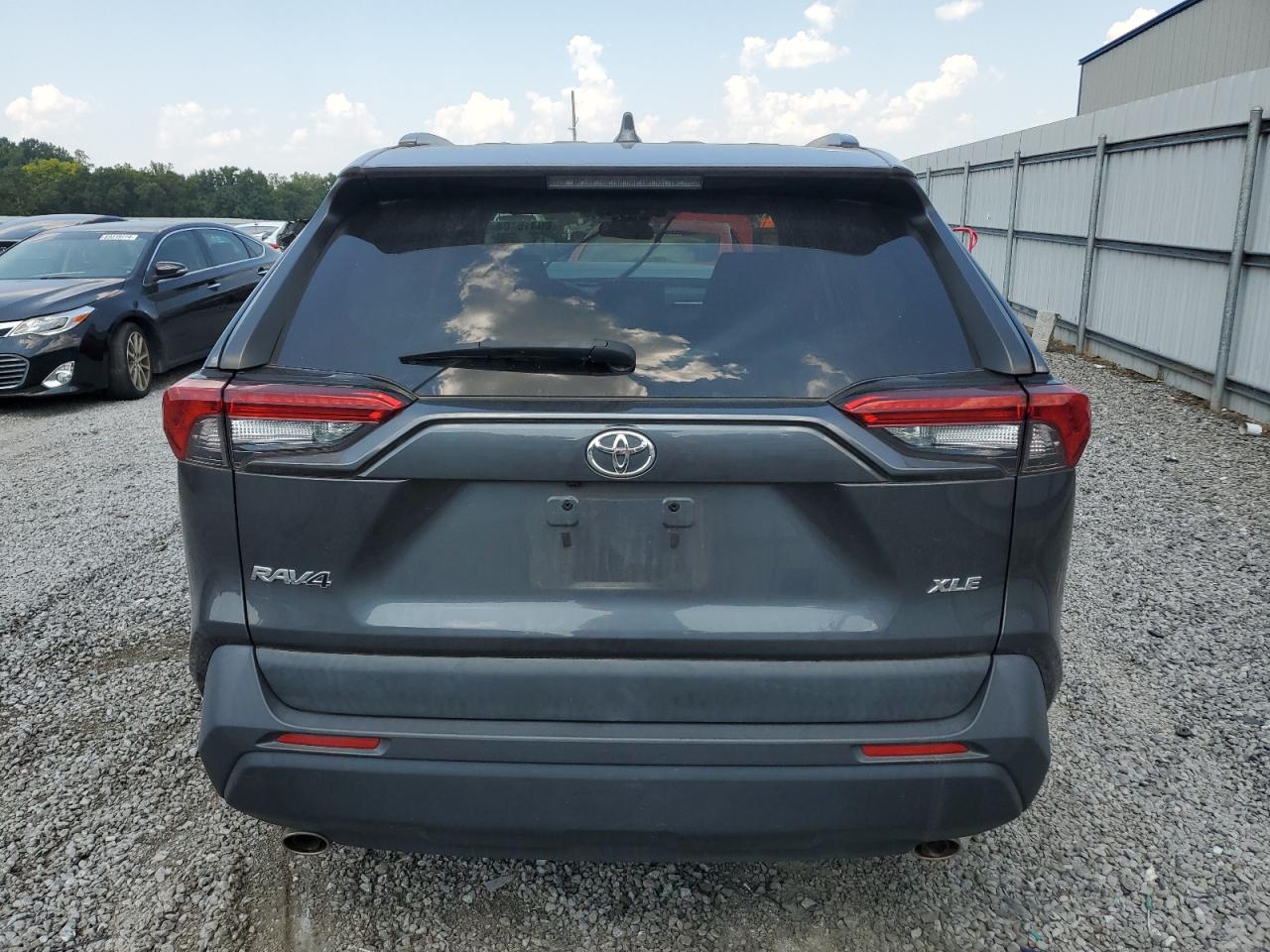 2020 Toyota Rav4 Xle VIN: 2T3W1RFV5LC055155 Lot: 69315404