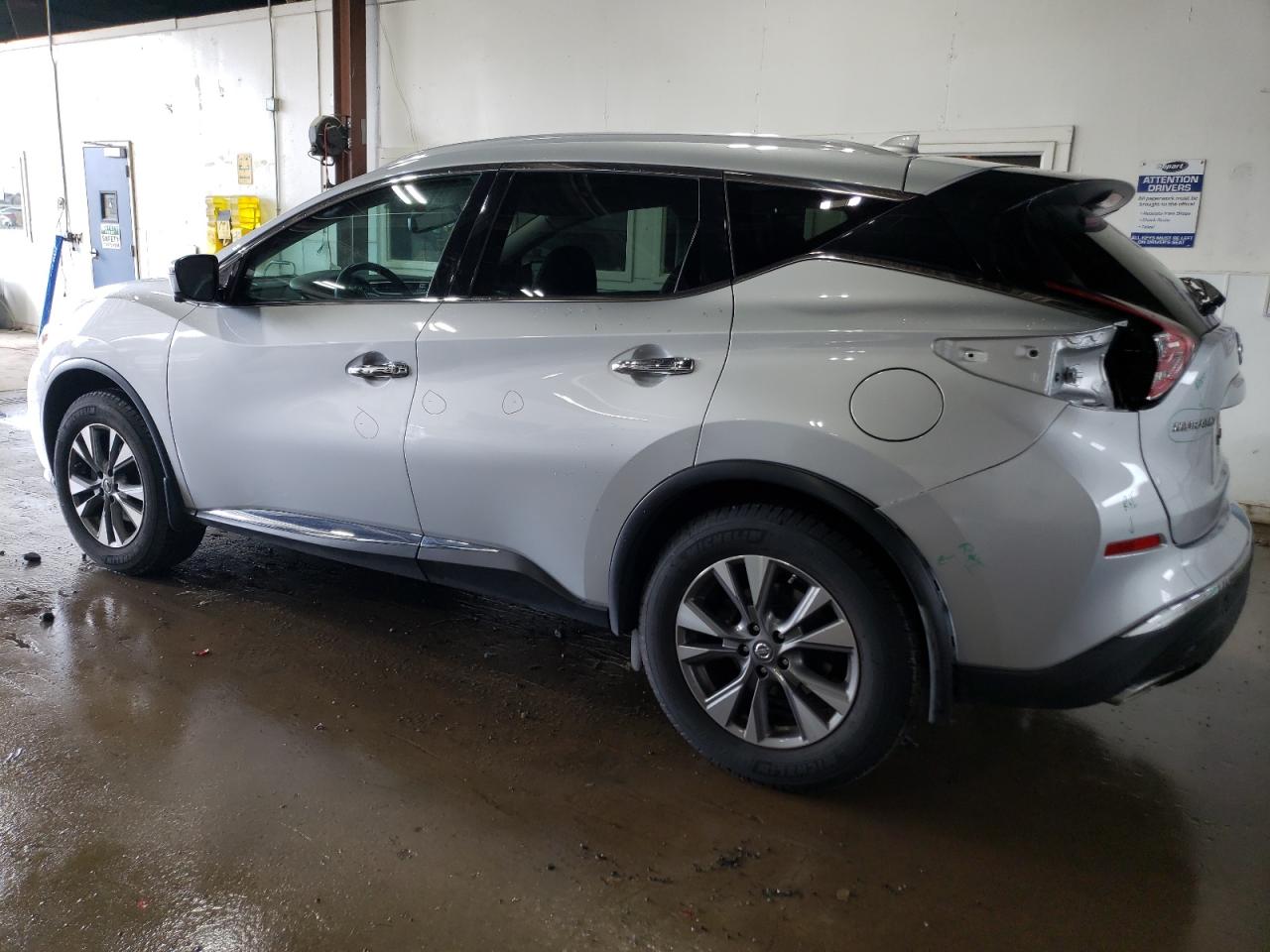 2016 Nissan Murano - Image 2