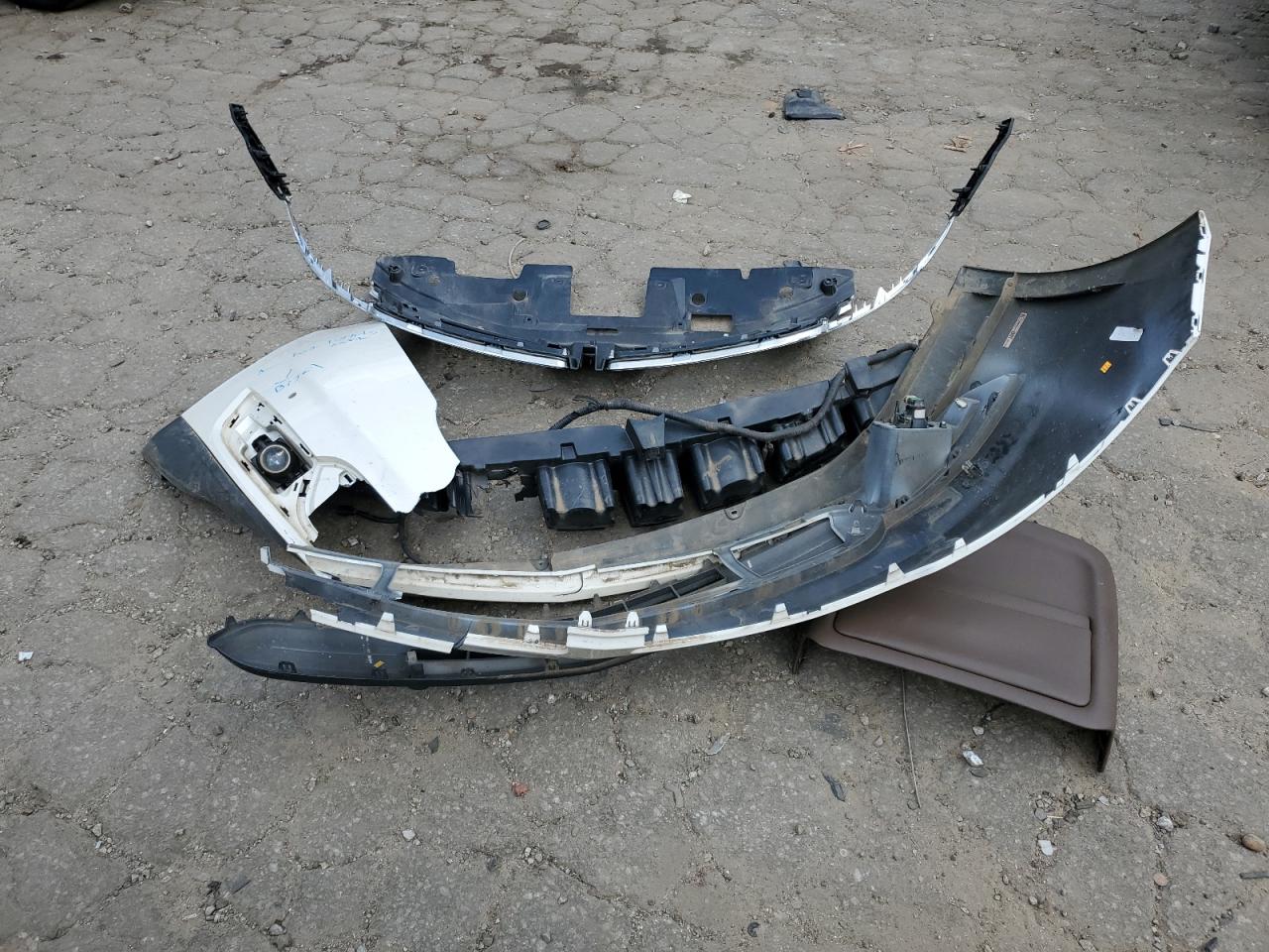 2015 Lincoln Mks VIN: 1LNHL9EK8FG605100 Lot: 68726484