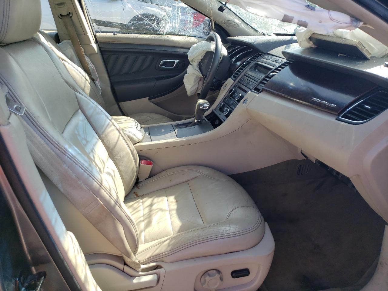 2012 Ford Taurus - Image 7