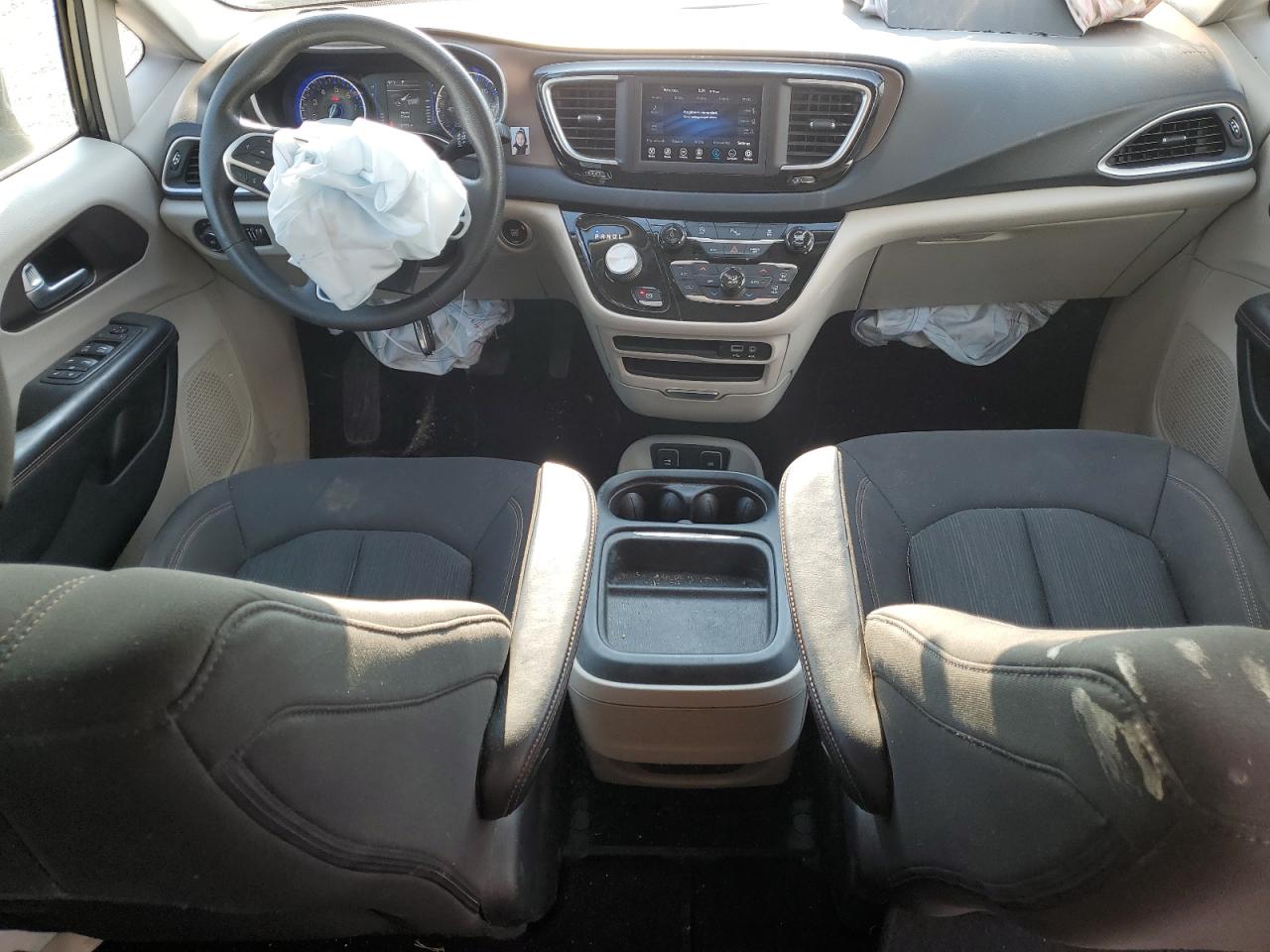 2018 Chrysler Pacifica Touring Plus VIN: 2C4RC1FG8JR365591 Lot: 67330214