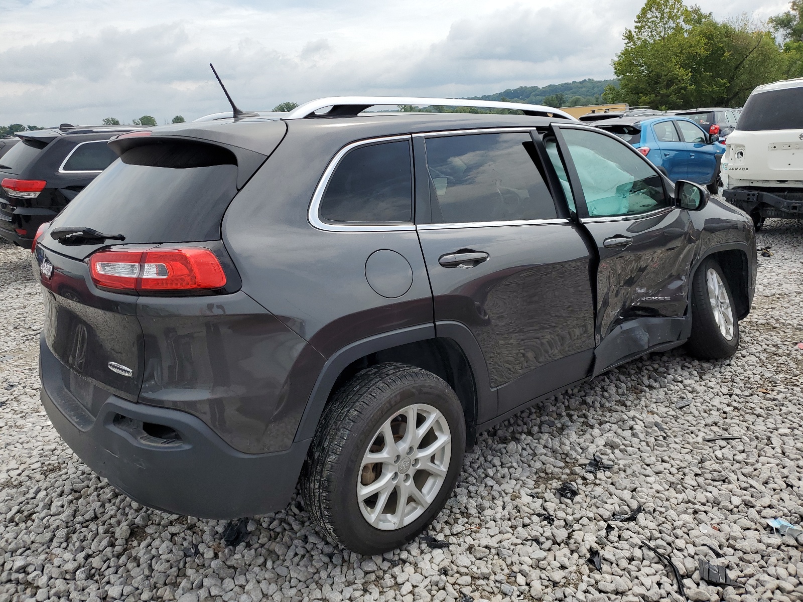 1C4PJLCB2HW641119 2017 Jeep Cherokee Latitude 1C4PJLCB2HW641119 2017 Jeep Cherokee Latitude