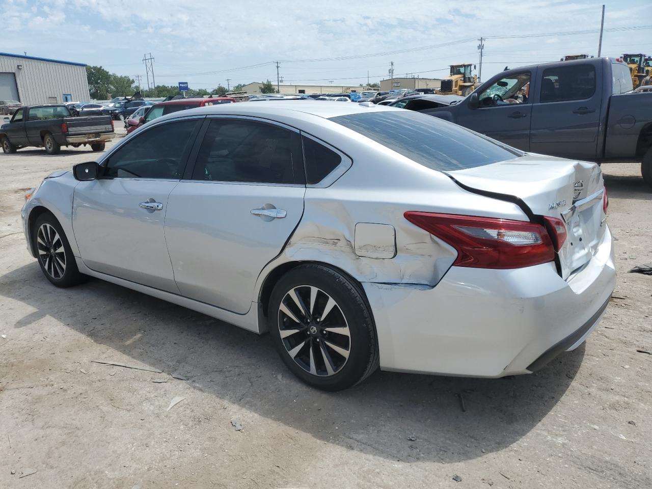 2018 Nissan Altima - Image 2