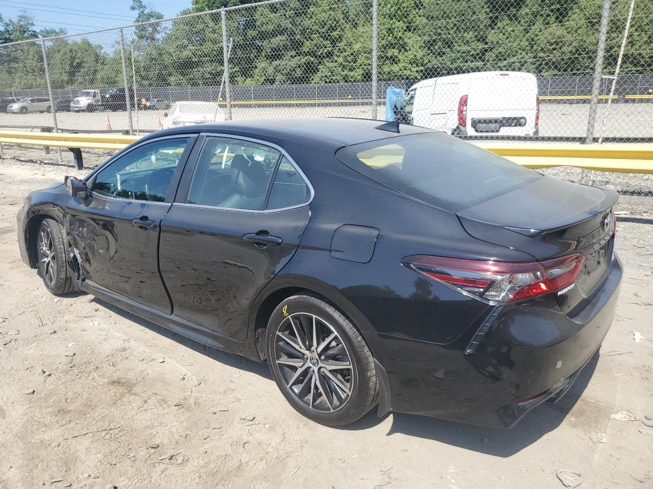 4T1G11AK1RU869886 2024 TOYOTA CAMRY - Image 2