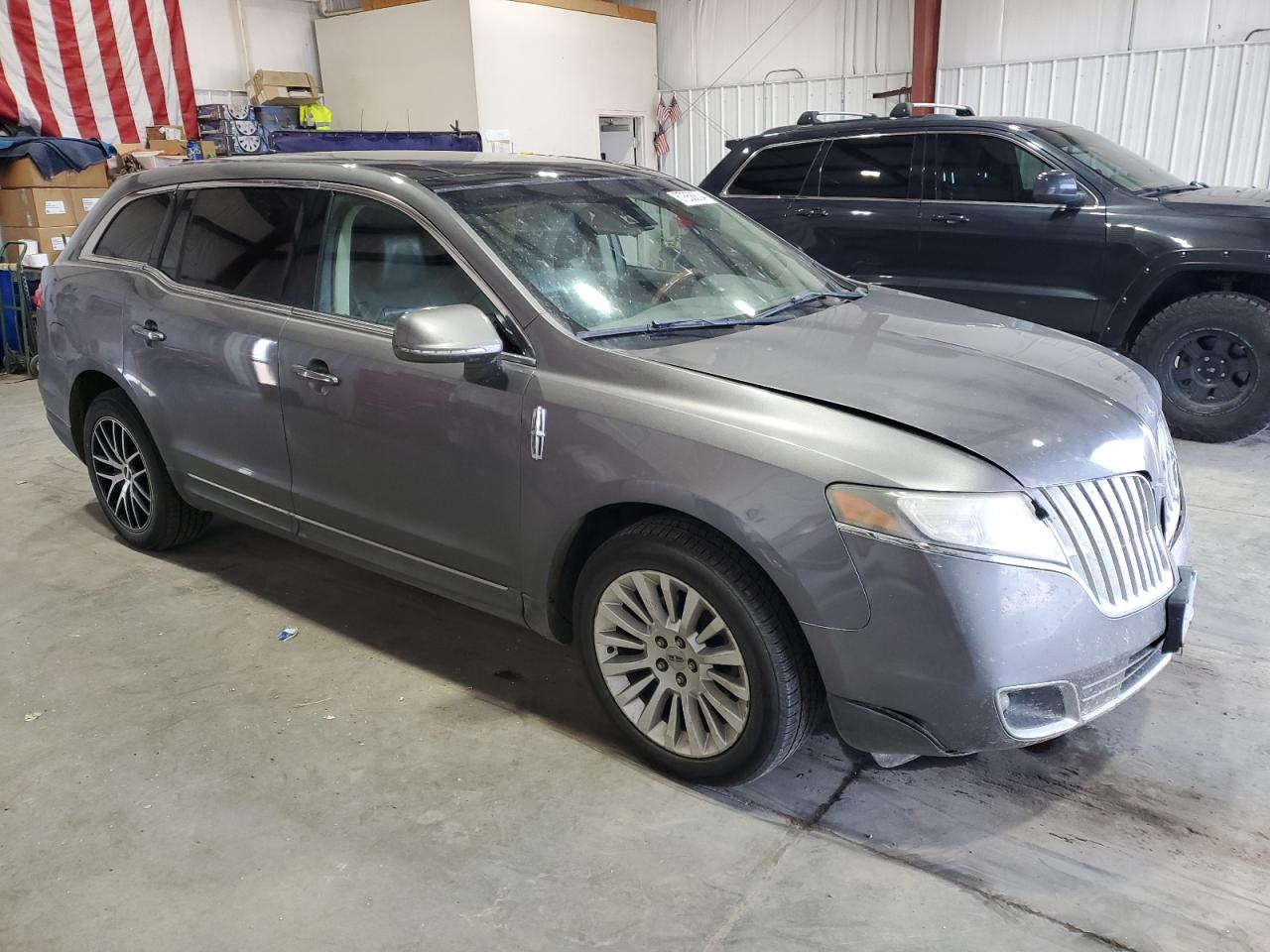 2010 Lincoln MKT - Image 4
