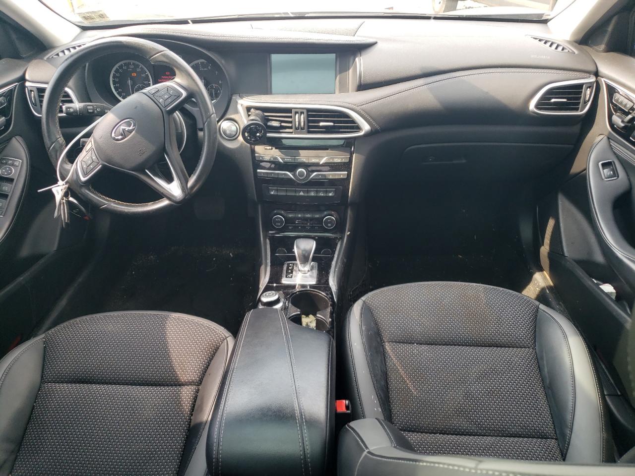 SJKCH5CR5KA009574 2019 Infiniti Qx30 Luxe