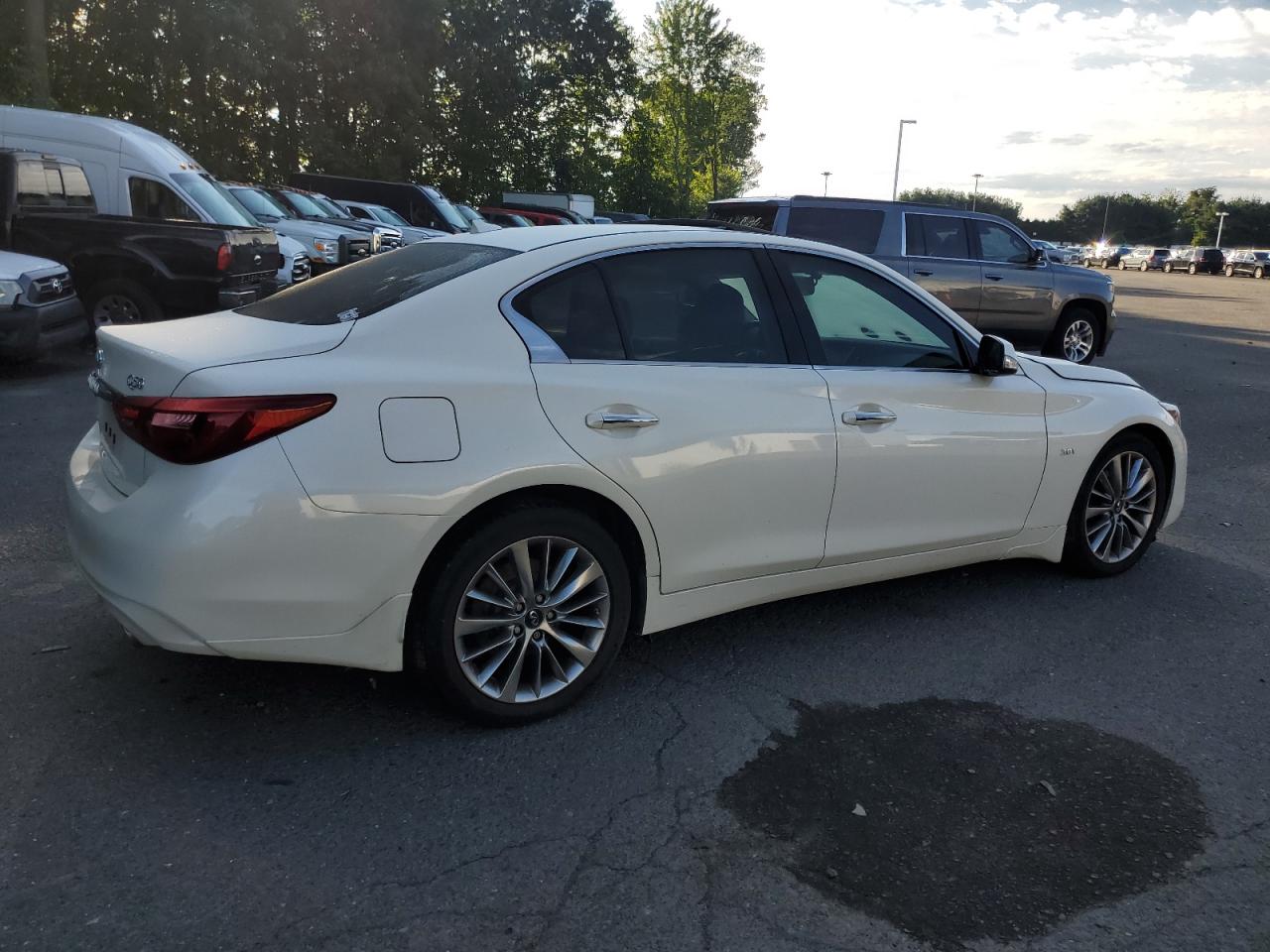 JN1EV7AR9JM436288 2018 Infiniti Q50 Luxe