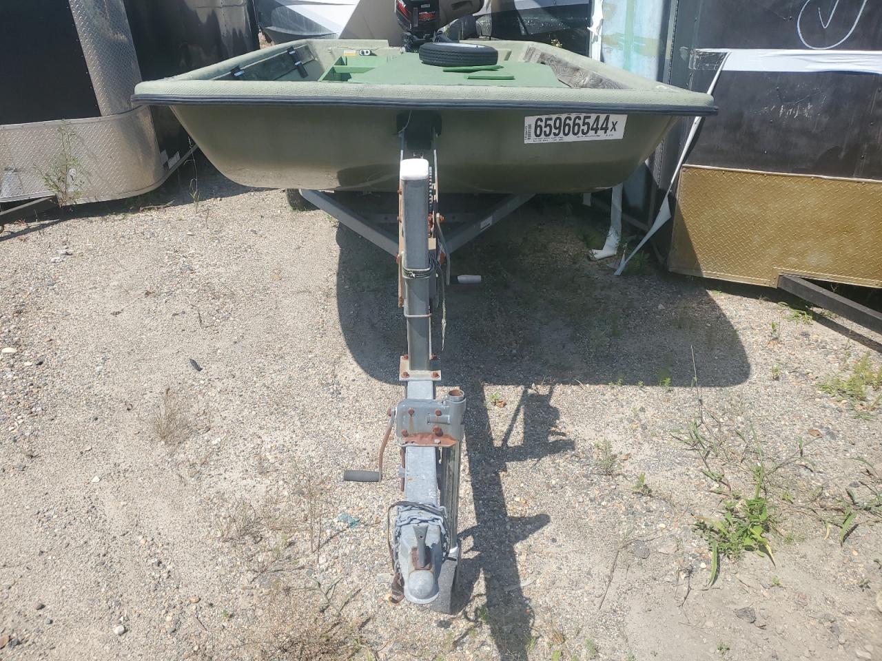 1999 Carolina Skiff Fiberglass for Sale in Hampton, VA - Minor Dent/Scratches