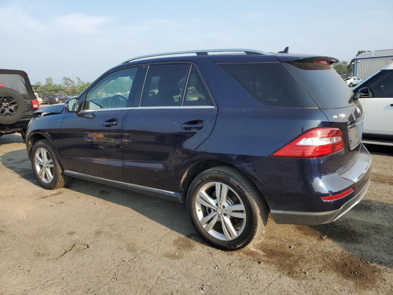 2015 Mercedes-Benz Ml 350 4Matic VIN: 4JGDA5HB8FA611992 Lot: 63044924