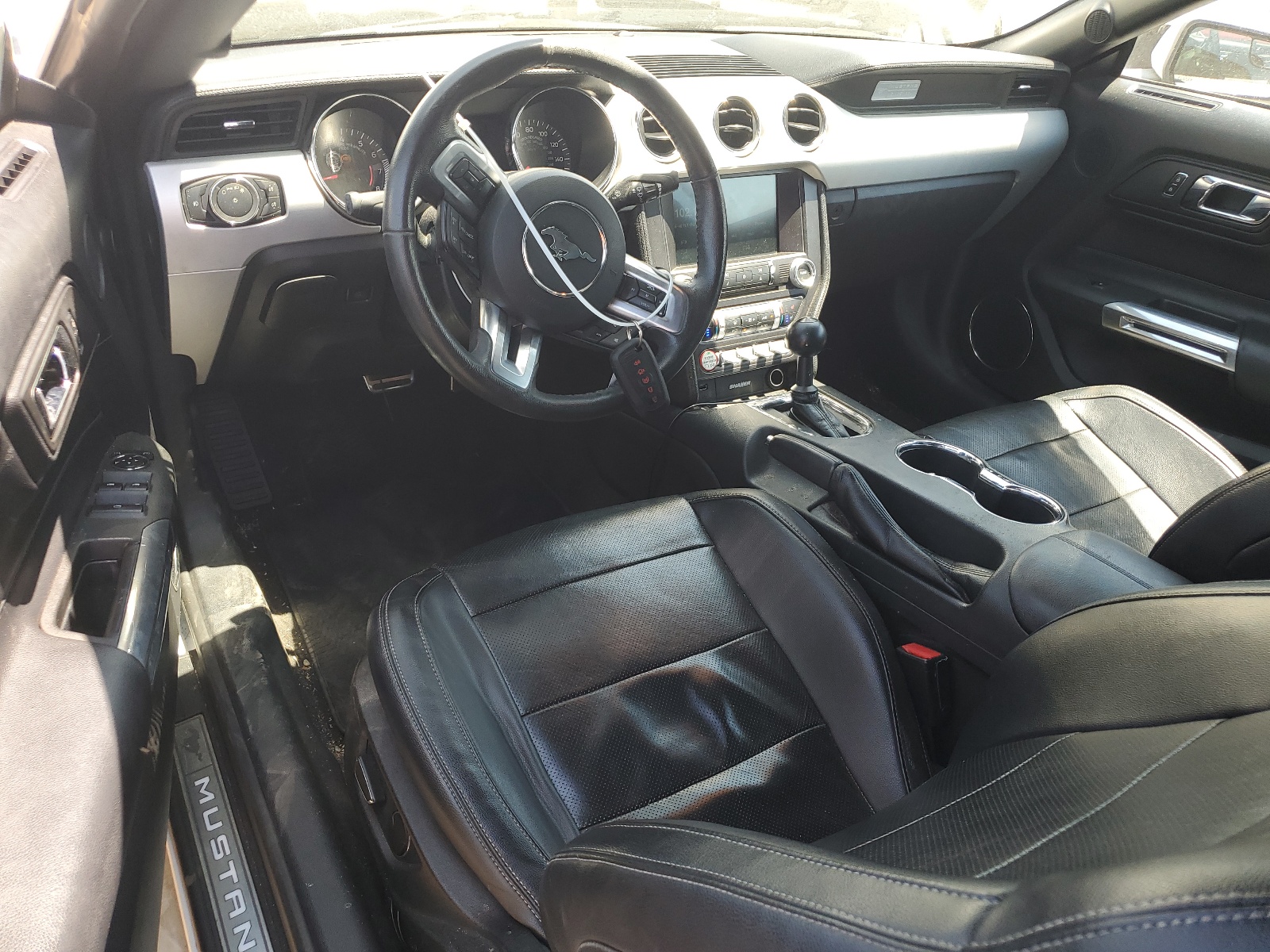 1FATP8UH5G5238355 2016 Ford Mustang