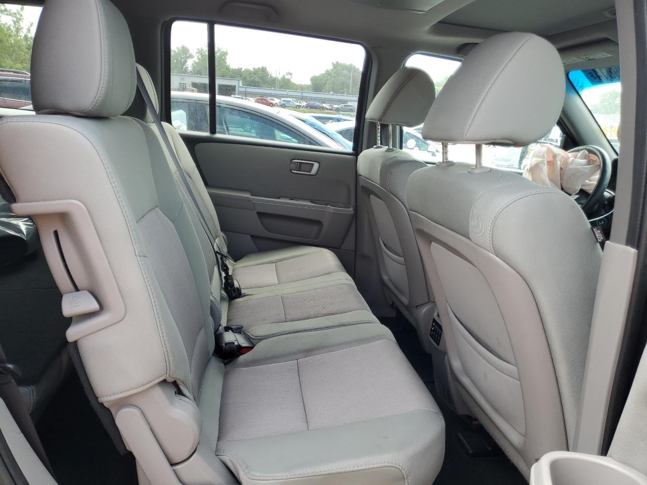 5FNYF4H30FB052908 2015 Honda Pilot Se