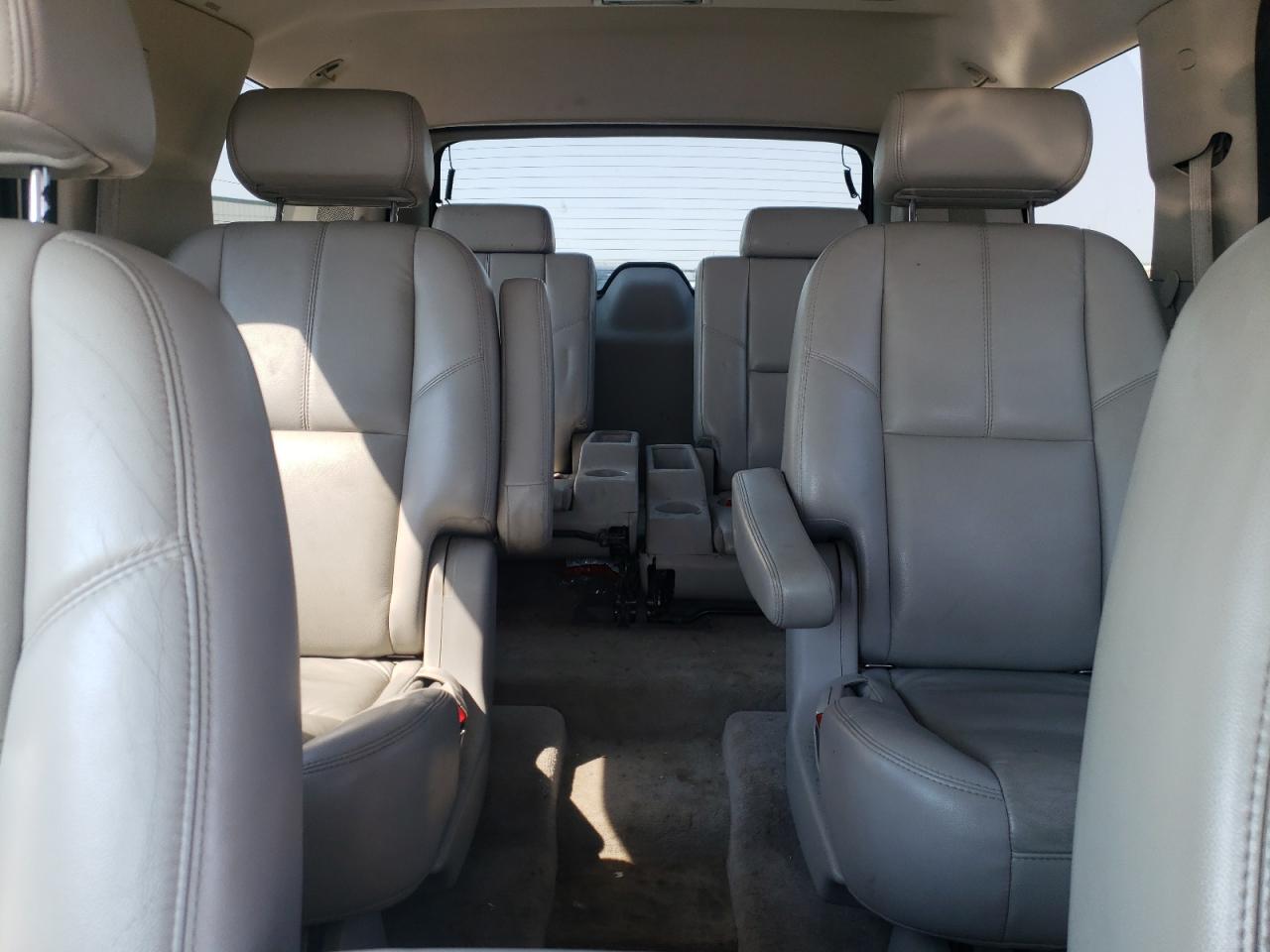 2007 GMC Yukon - Image 10