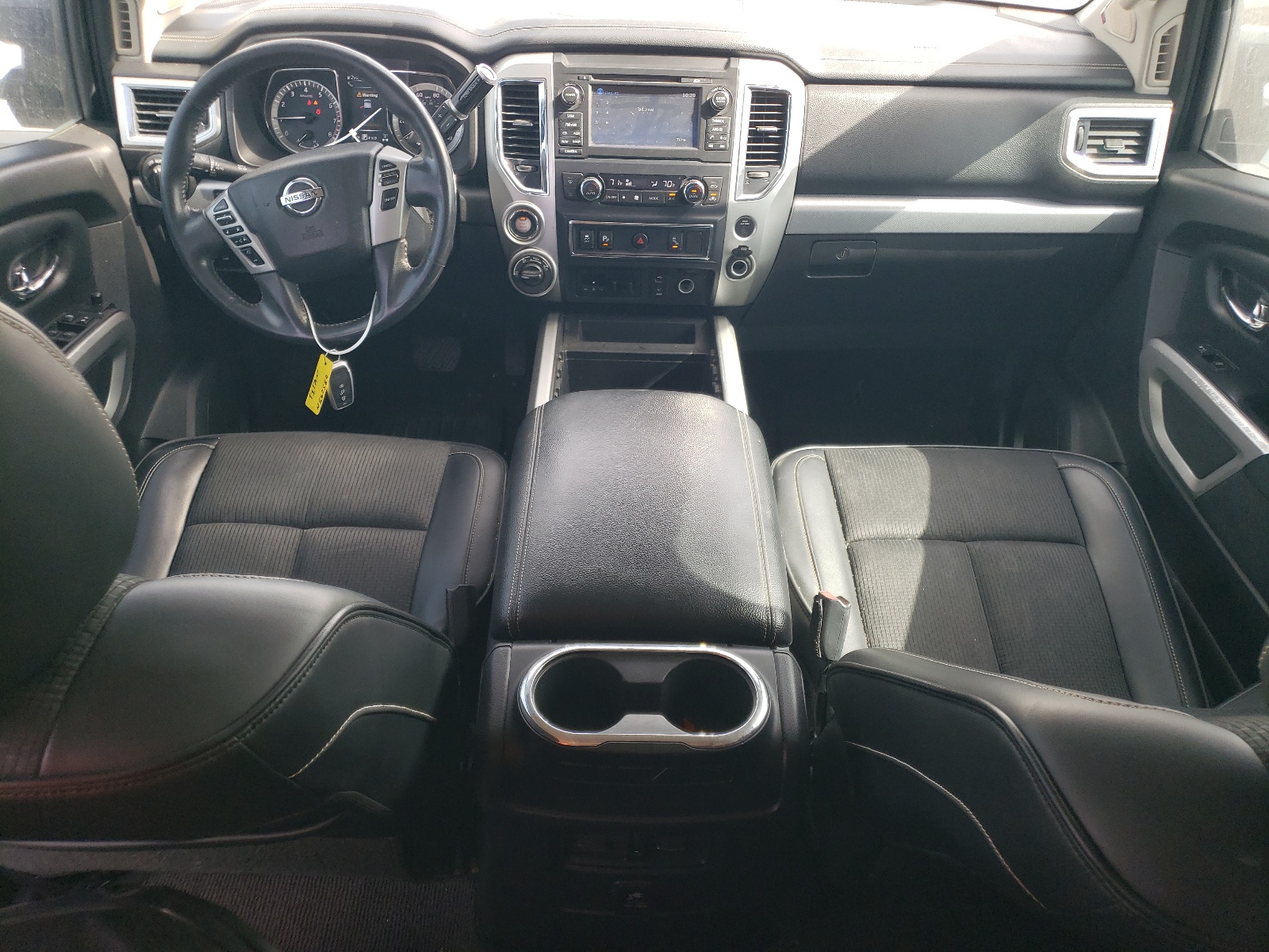 1N6AA1E53HN562580 2017 Nissan Titan Sv