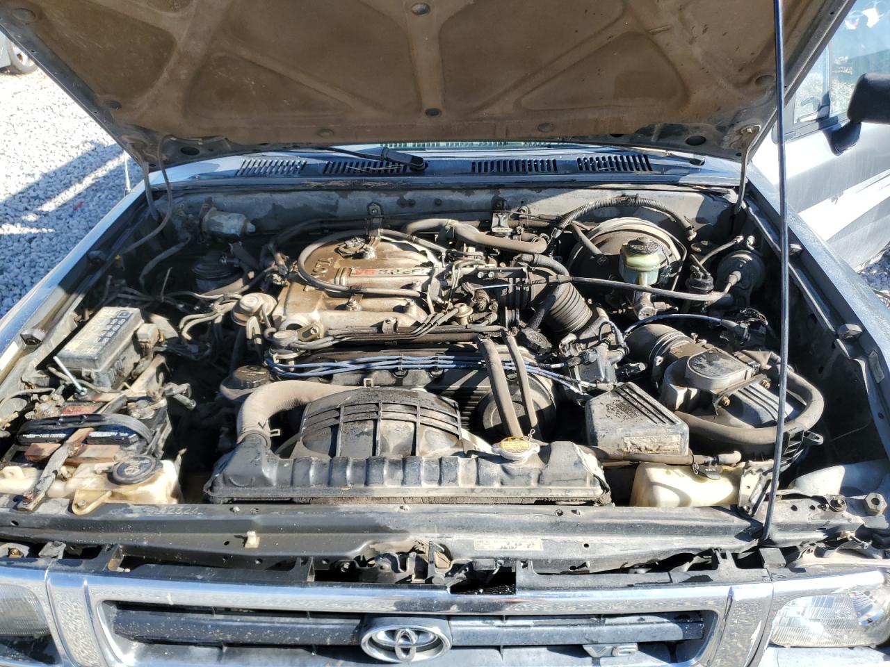 1992 Toyota Pickup - Image 11