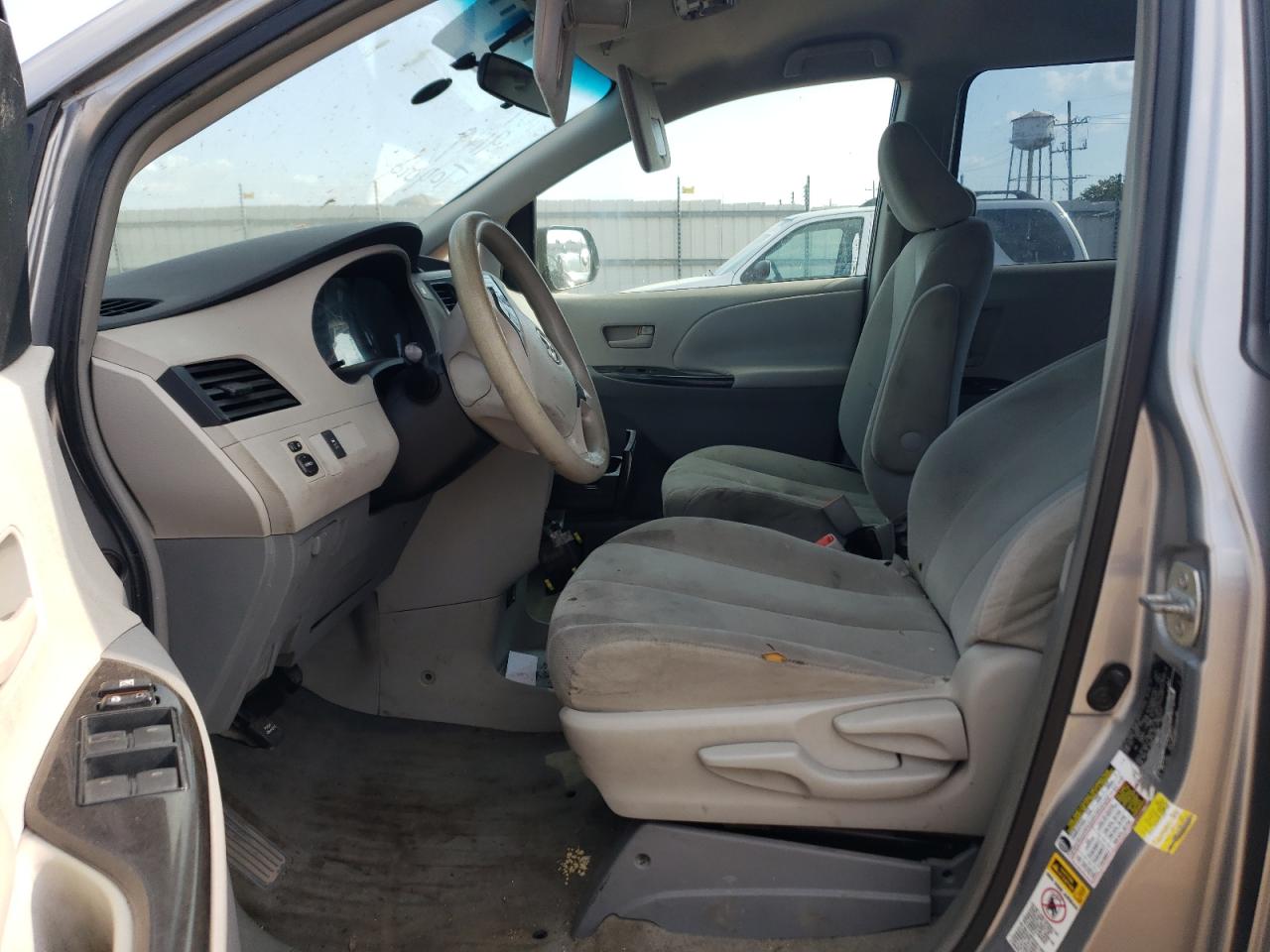 2011 Toyota Sienna - Image 7