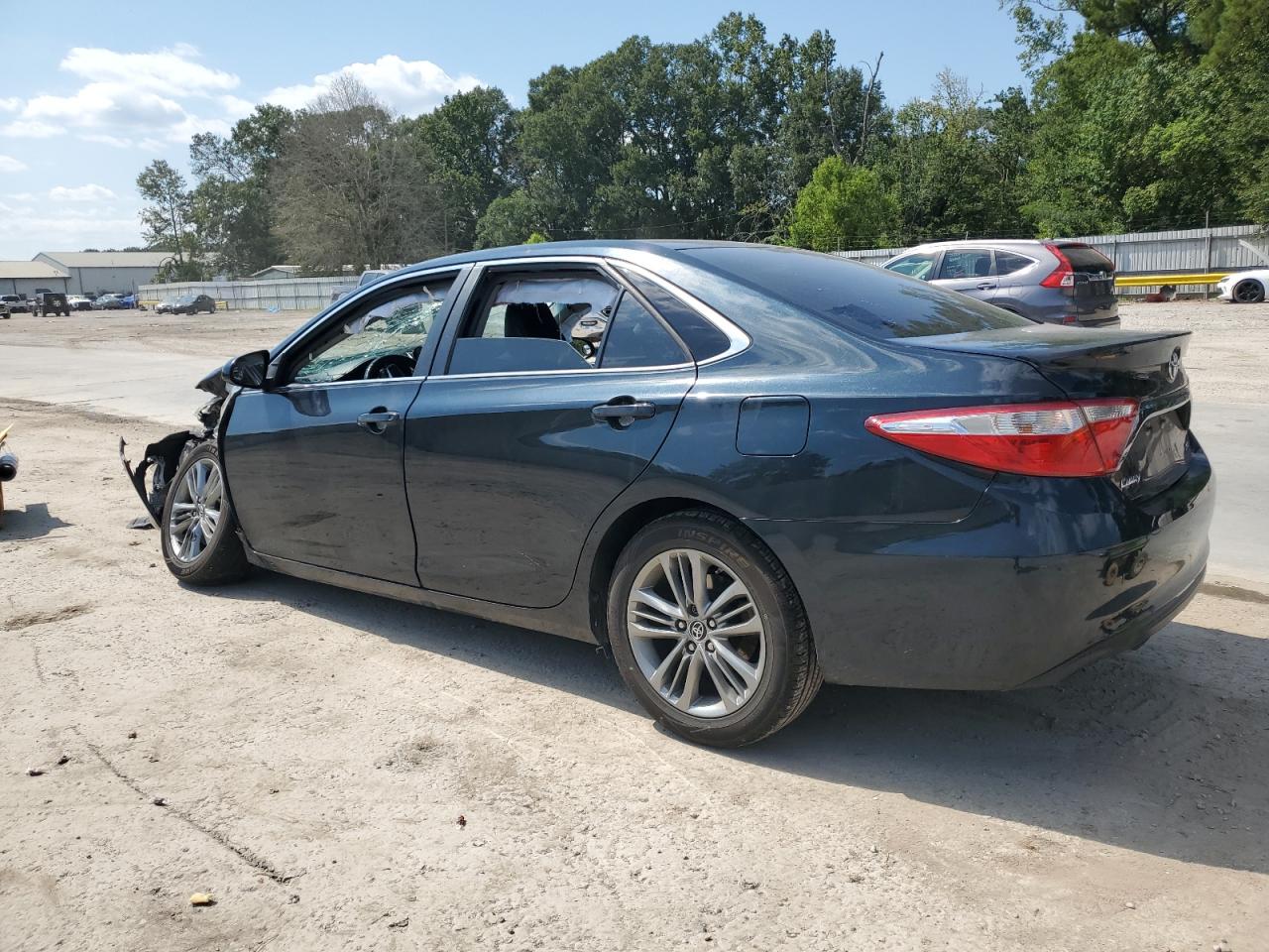 4T1BF1FK7FU920601 2015 TOYOTA CAMRY - Image 2