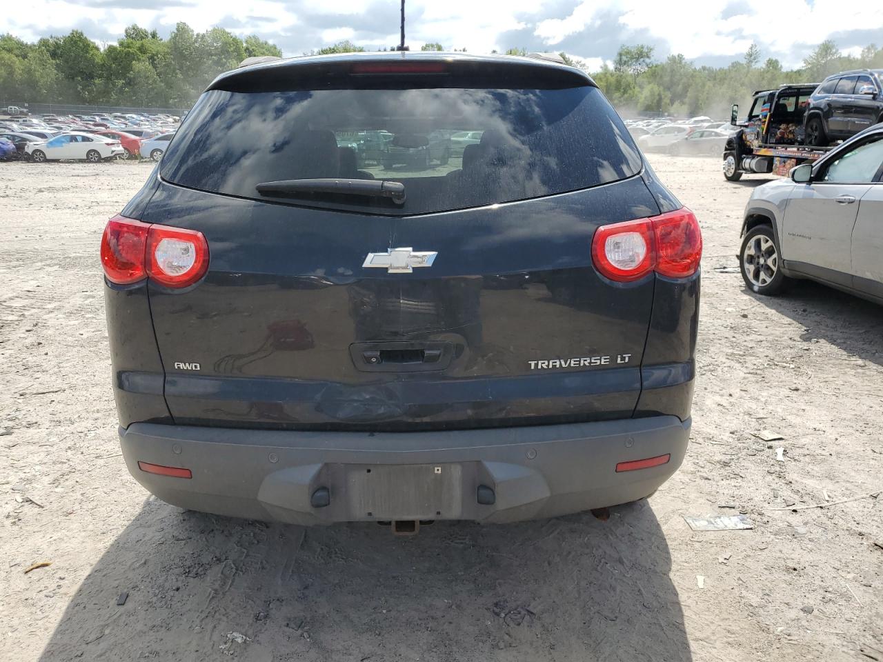 1GNKVJED4BJ131142 2011 Chevrolet Traverse Lt