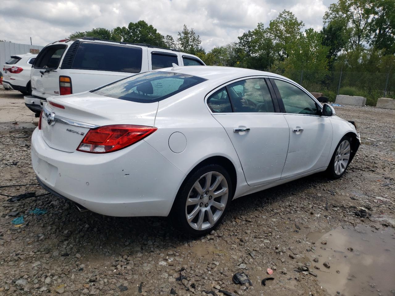 2012 Buick Regal - Image 3