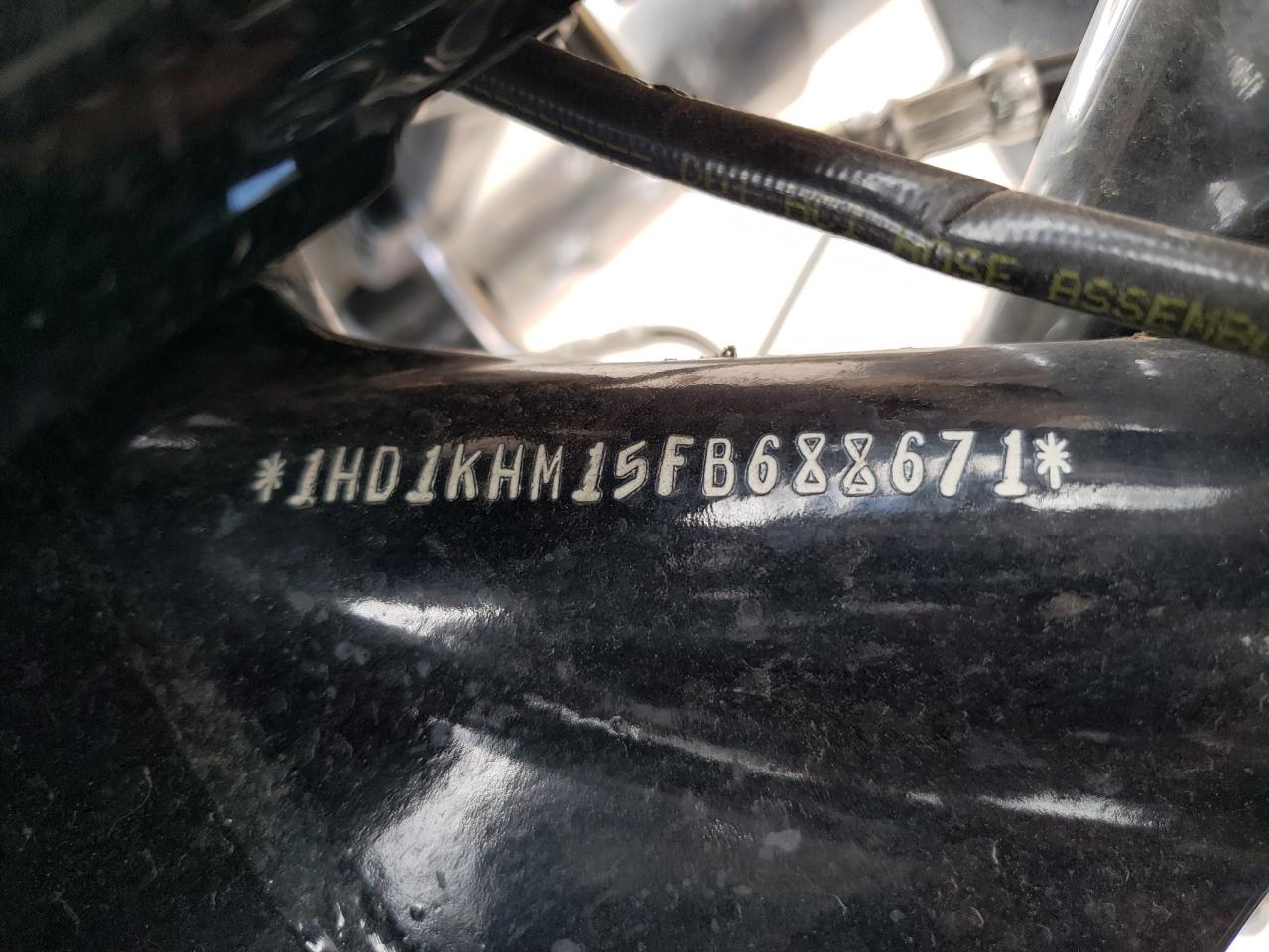 2015 Harley-Davidson Fltrx Road Glide VIN: 1HD1KHM15FB688671 Lot: 66810544