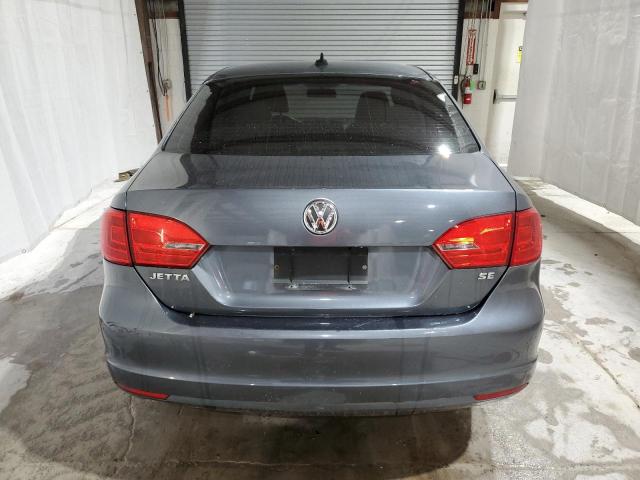 Sedans VOLKSWAGEN JETTA 2014 Szary