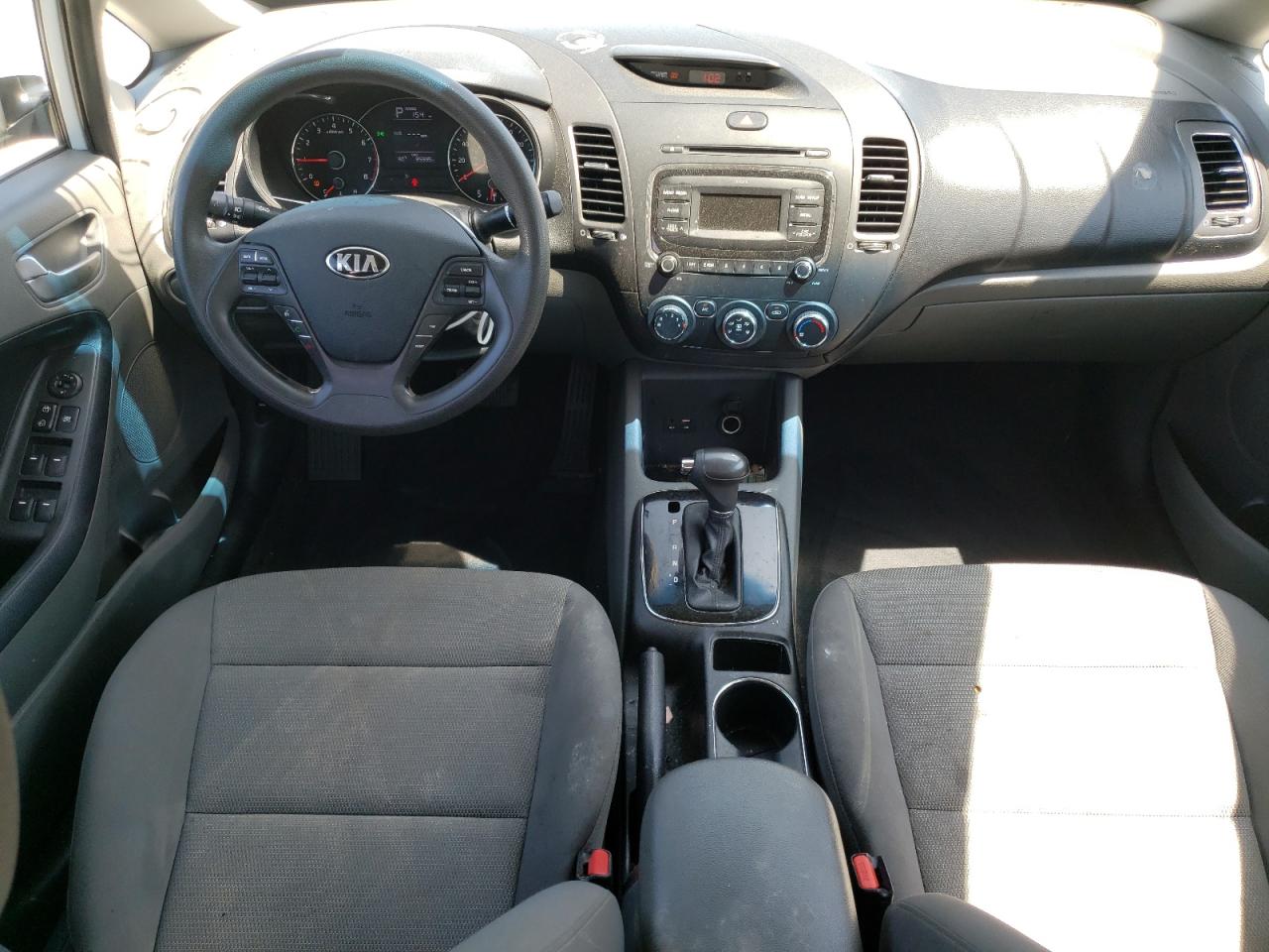 3KPFK4A71JE236267 2018 Kia Forte Lx