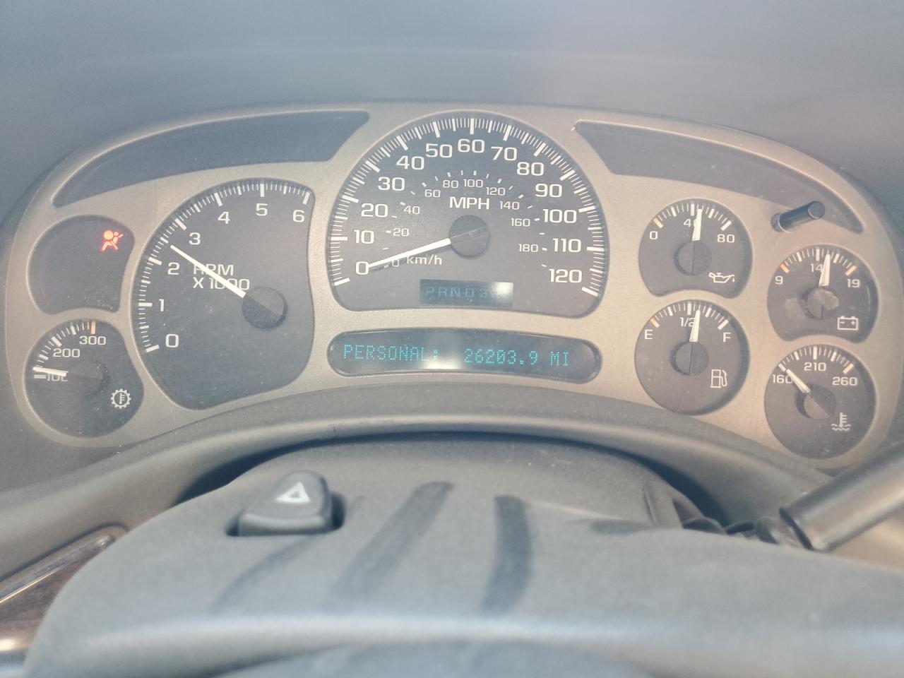 2004 GMC Yukon - Image 9