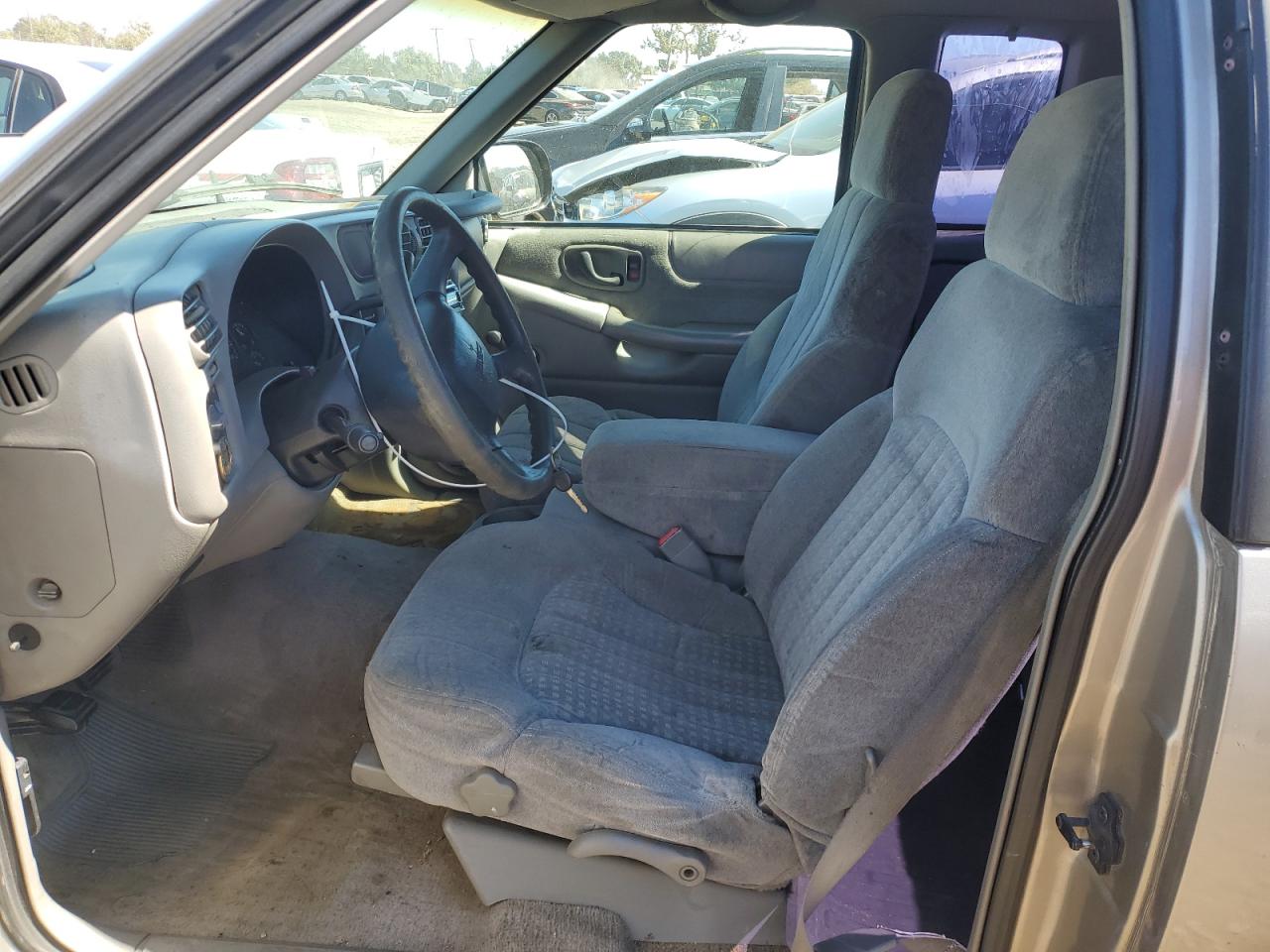 1999 GMC Sonoma VIN: 1GTCS19X3XK517305 Lot: 67226554