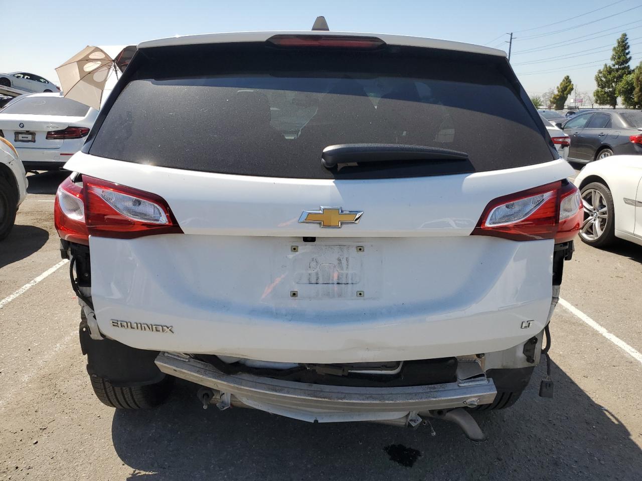 2GNAXJEV3J6237687 2018 Chevrolet Equinox Lt