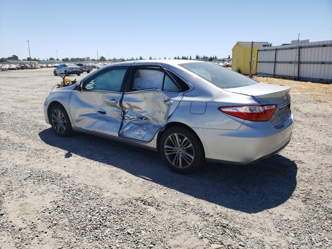 4T1BF1FK7GU119748 2016 TOYOTA CAMRY - Image 2