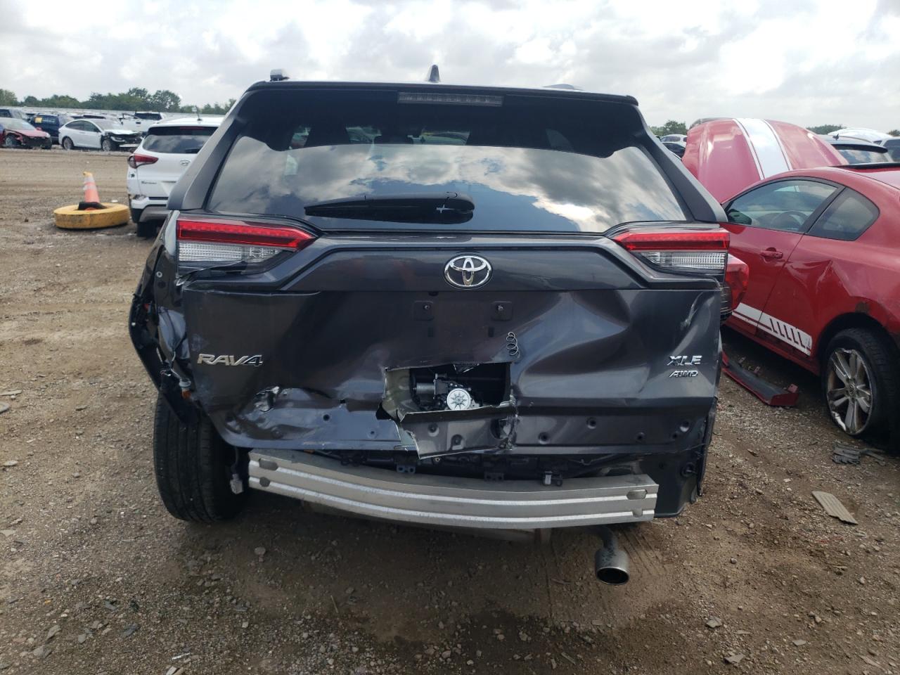 2T3P1RFVXMC191707 2021 Toyota Rav4 Xle