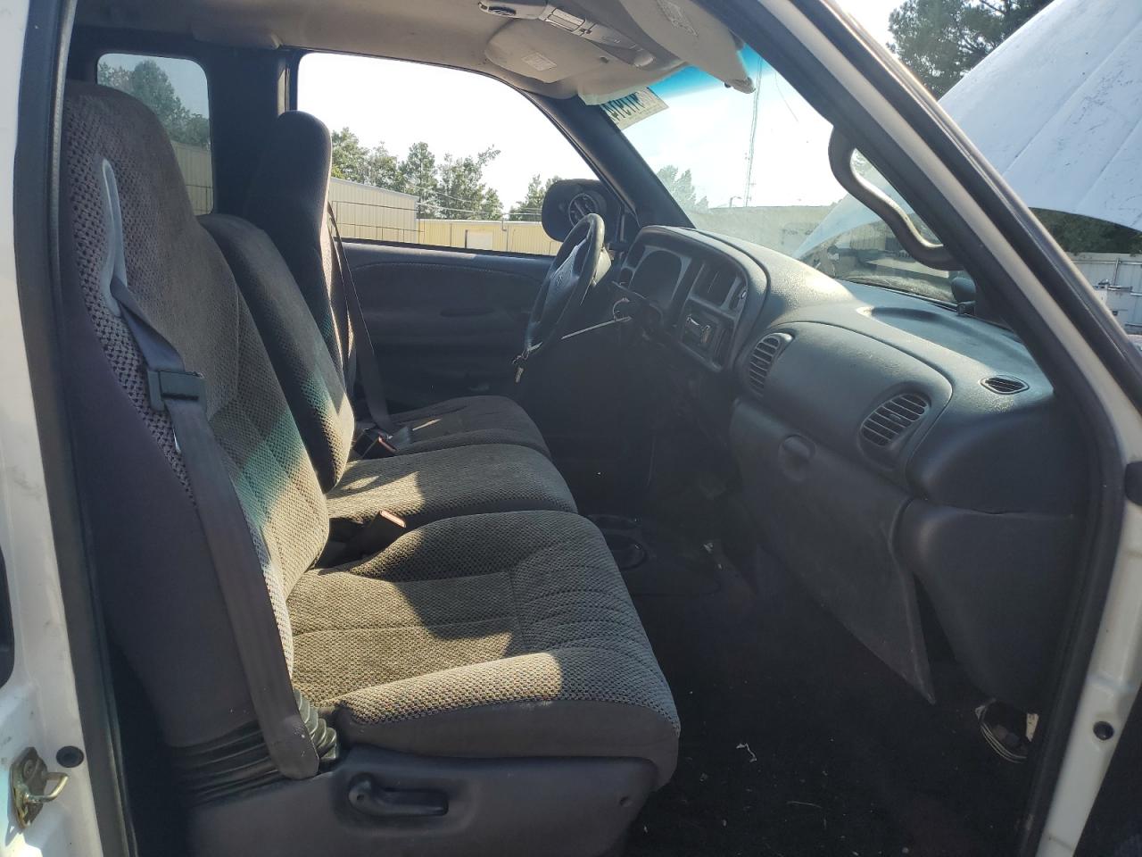 2000 Dodge Ram 1500 VIN: 3B7HC13Y5YG105724 Lot: 68917914