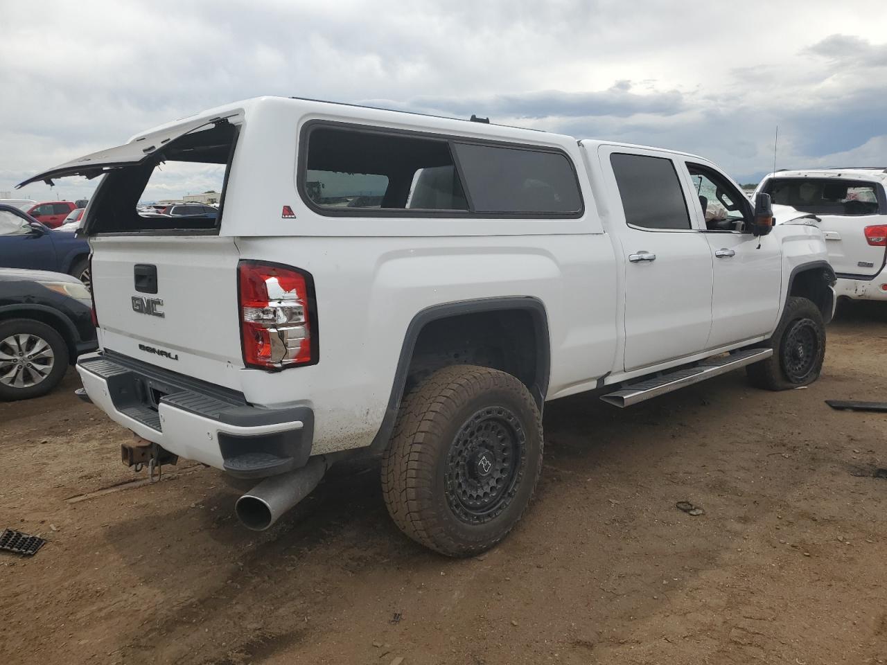 1GT12UE81GF182710 2016 GMC Sierra K2500 Denali