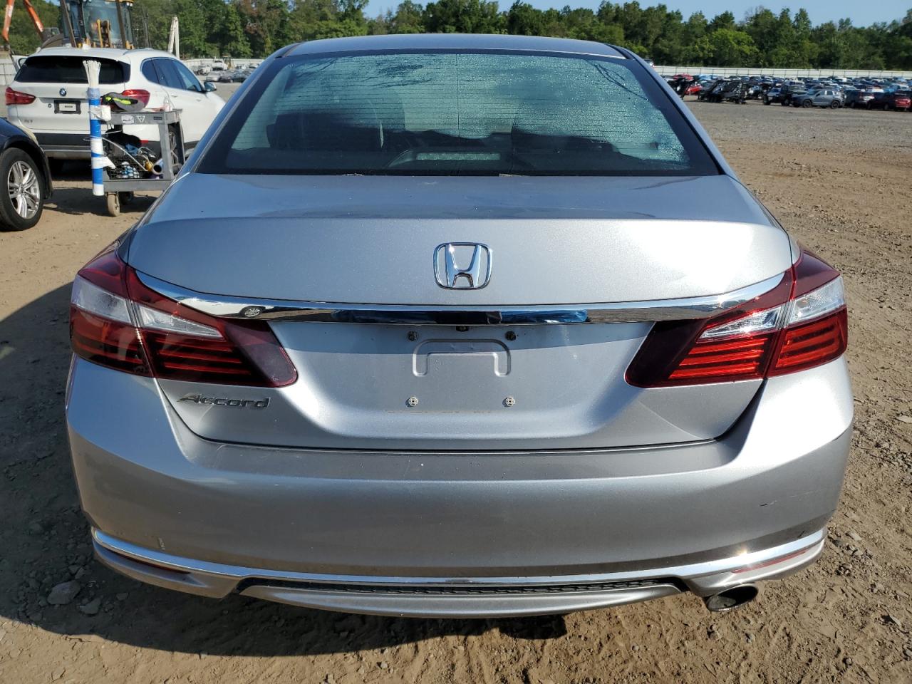 1HGCR2E31HA186947 2017 Honda Accord Lx