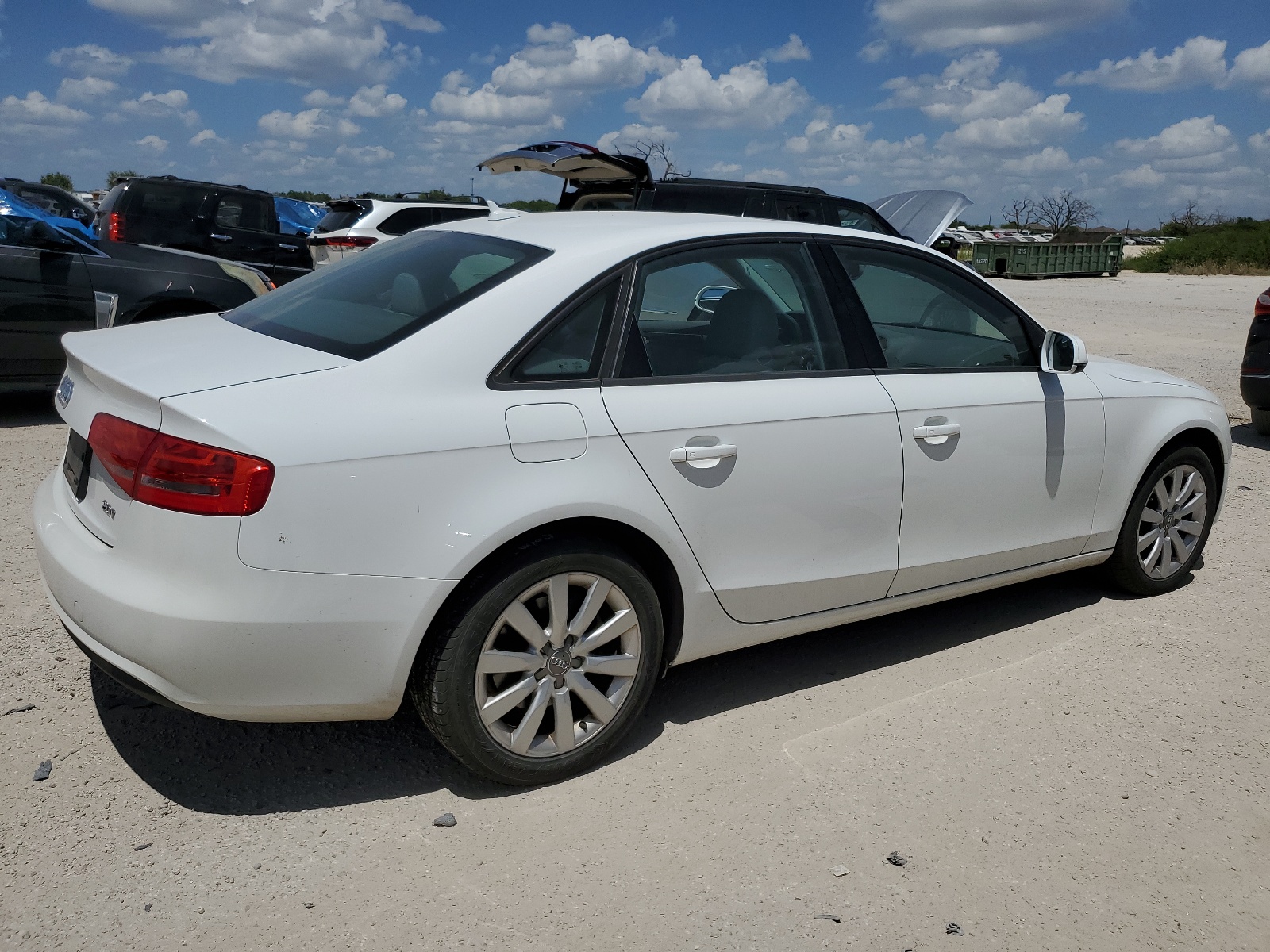 2013 Audi A4 Premium vin: WAUAFAFL5DN029218