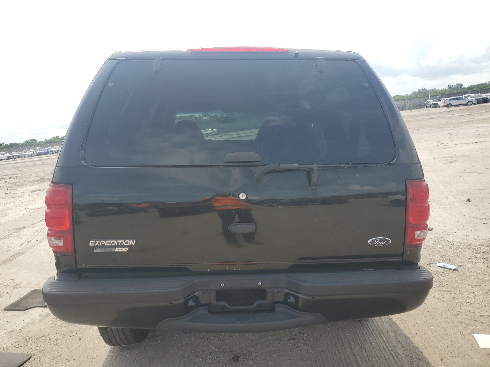 1FMRU16W32LA94773 2002 Ford Expedition Xlt