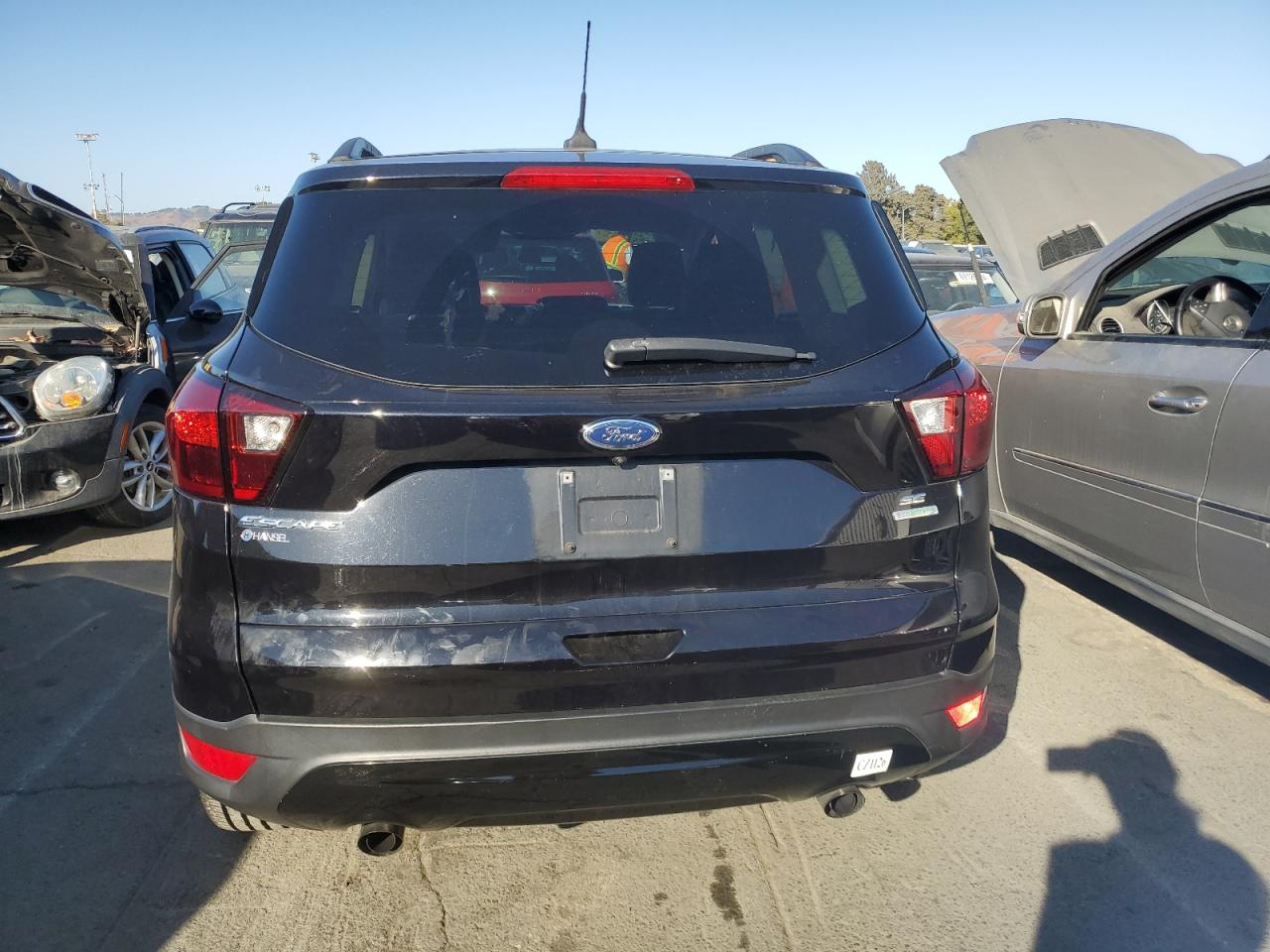 1FMCU0GD1KUA21019 2019 Ford Escape Se