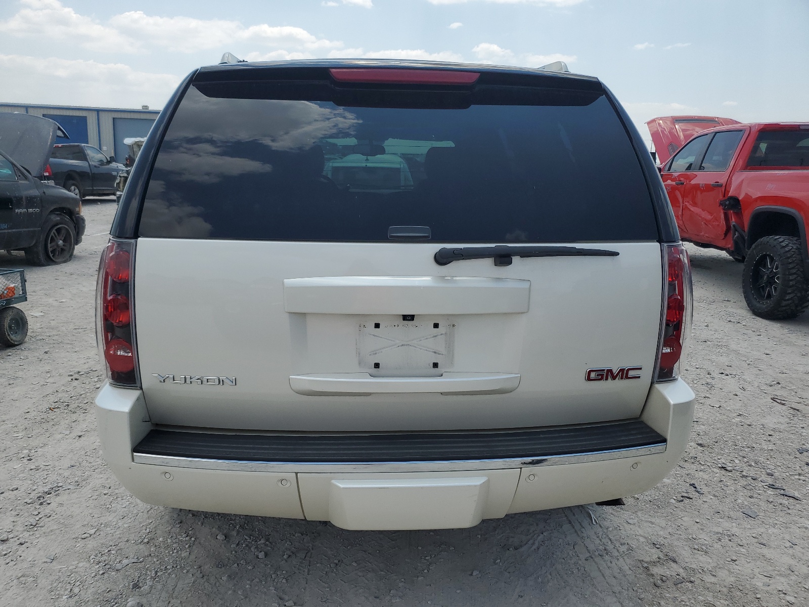 1GKS2EEF2DR327860 2013 GMC Yukon Denali