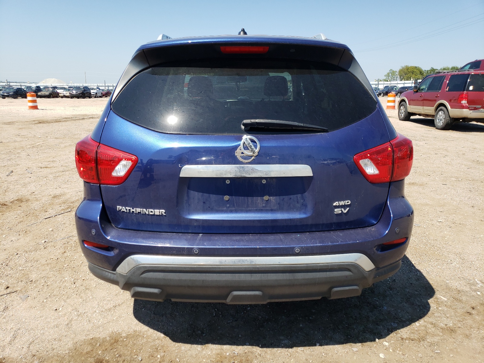 2018 Nissan Pathfinder S vin: 5N1DR2MM6JC608438